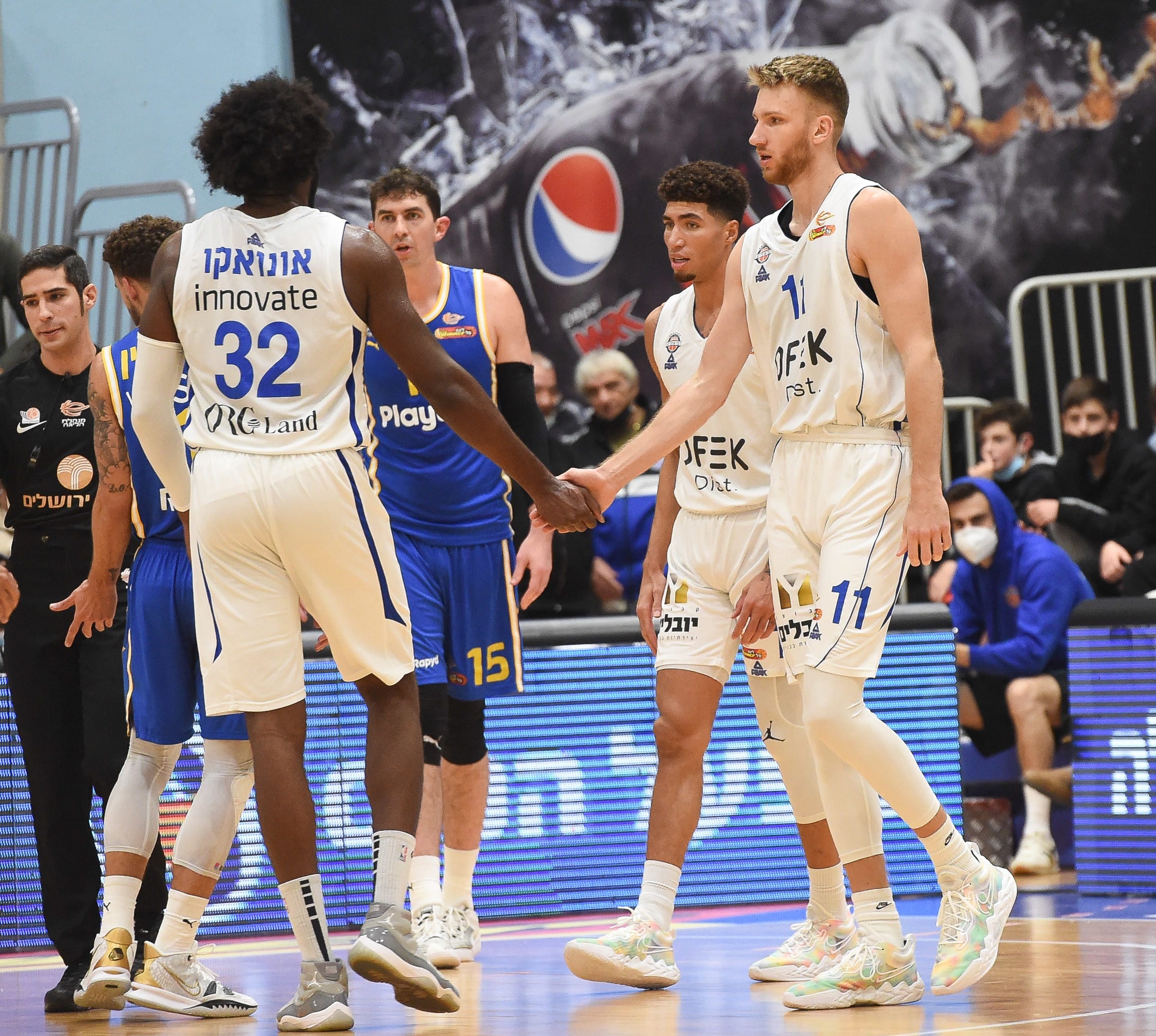 שחקני בני הרצליה אנדי ואן וליט, סנדי כהן, צ'ינאנו אונואקו