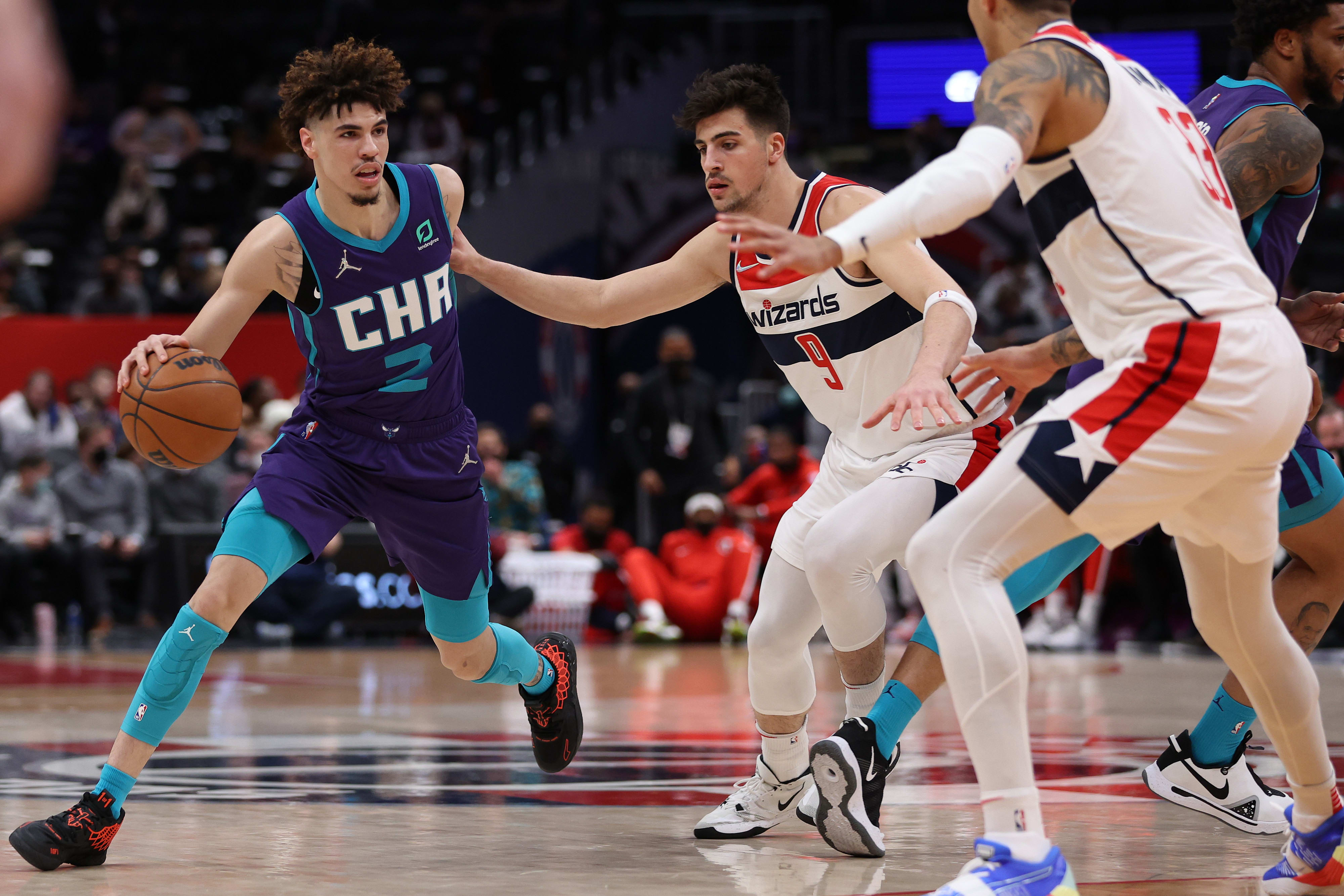 לאמלו בול שחקן שארלוט מול דני אבדיה שחקן וושינגטון