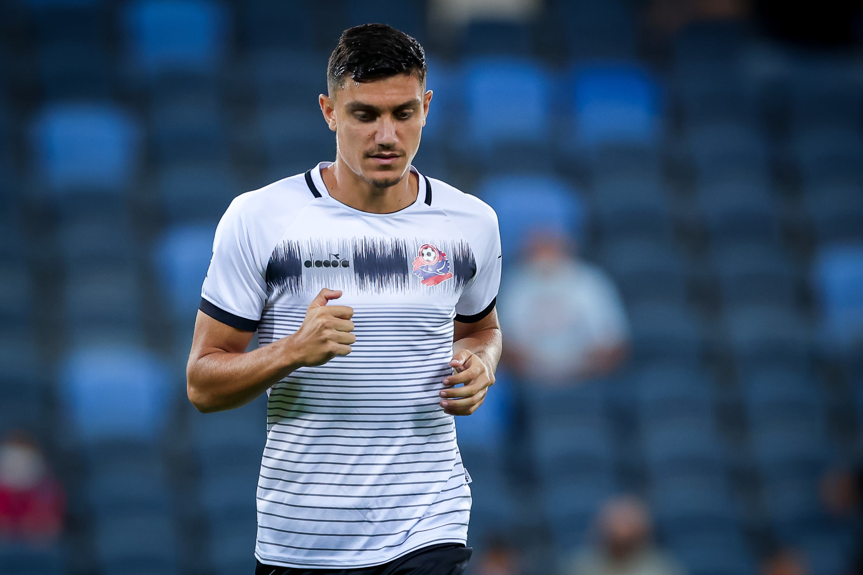 לירן סרדל שחקן הפועל חיפה בחימום