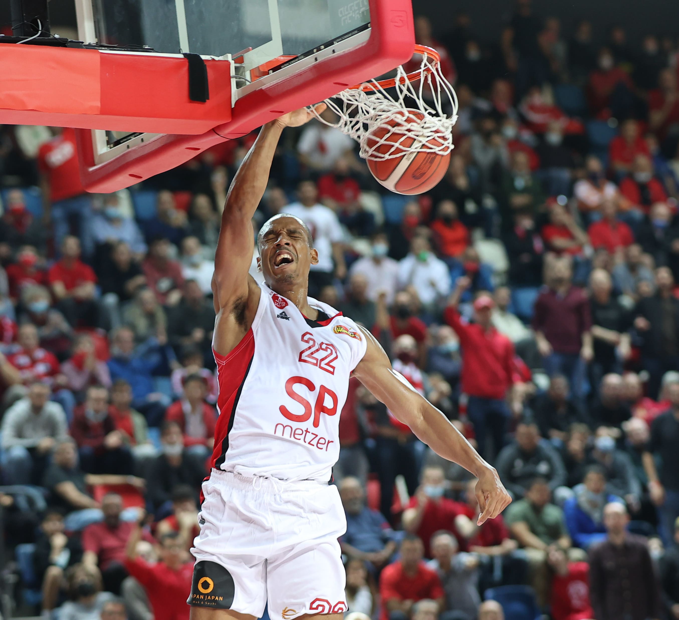 שחקן הפועל תל אביב ג'וש אוונס