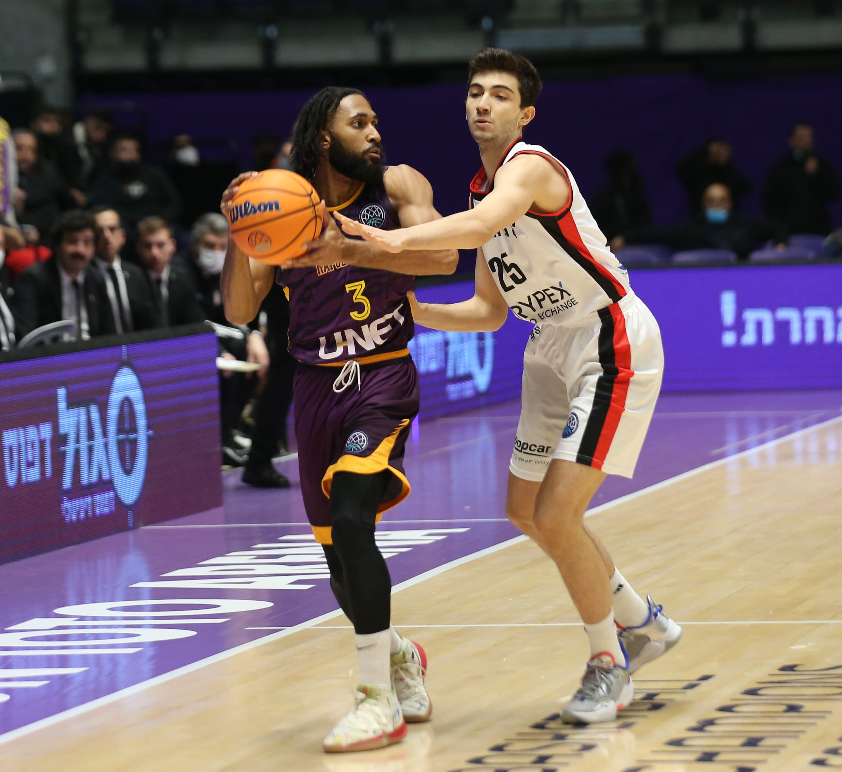 אדם סמית', שחקן הפועל חולון