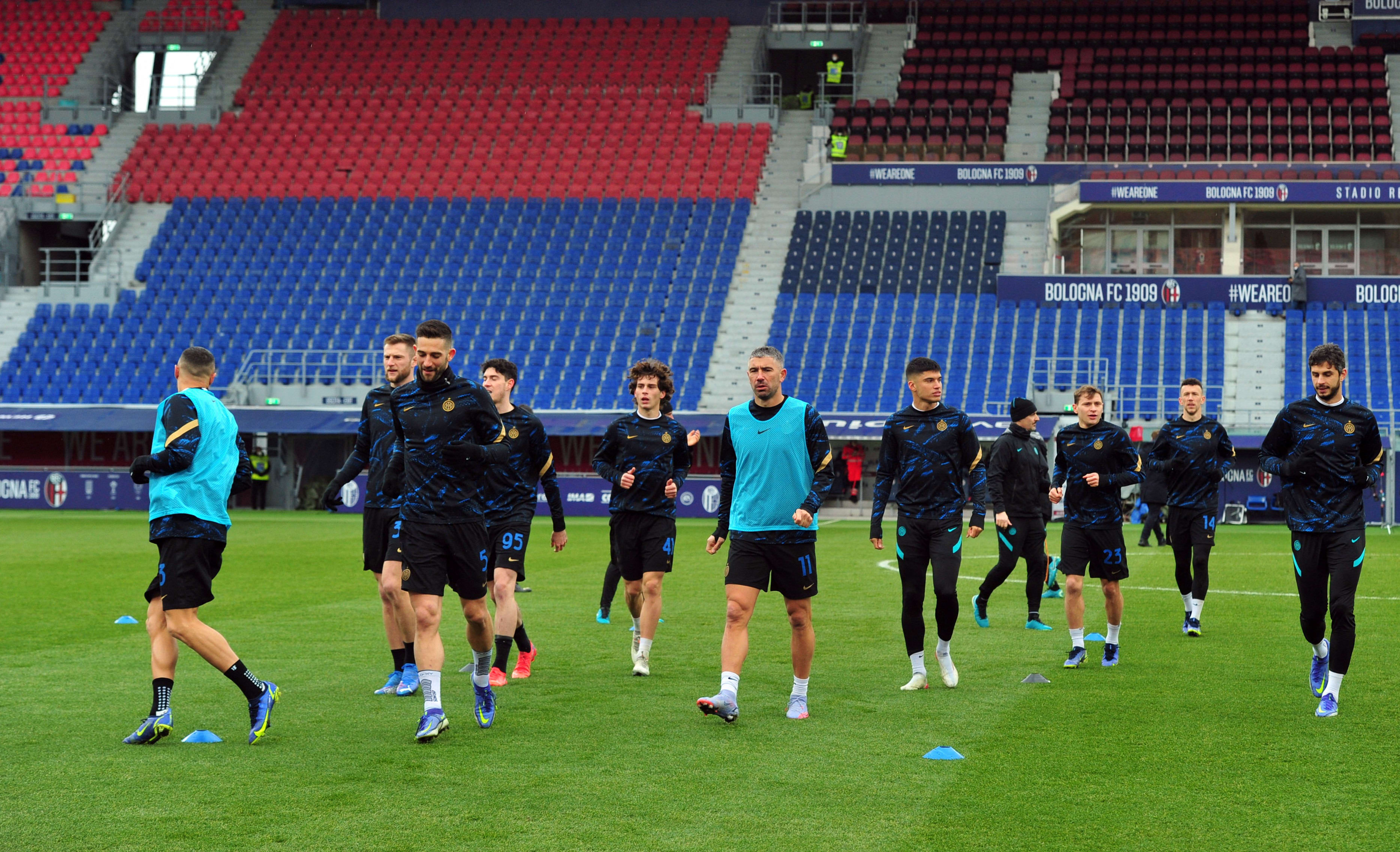 שחקני אינטר מתחממים