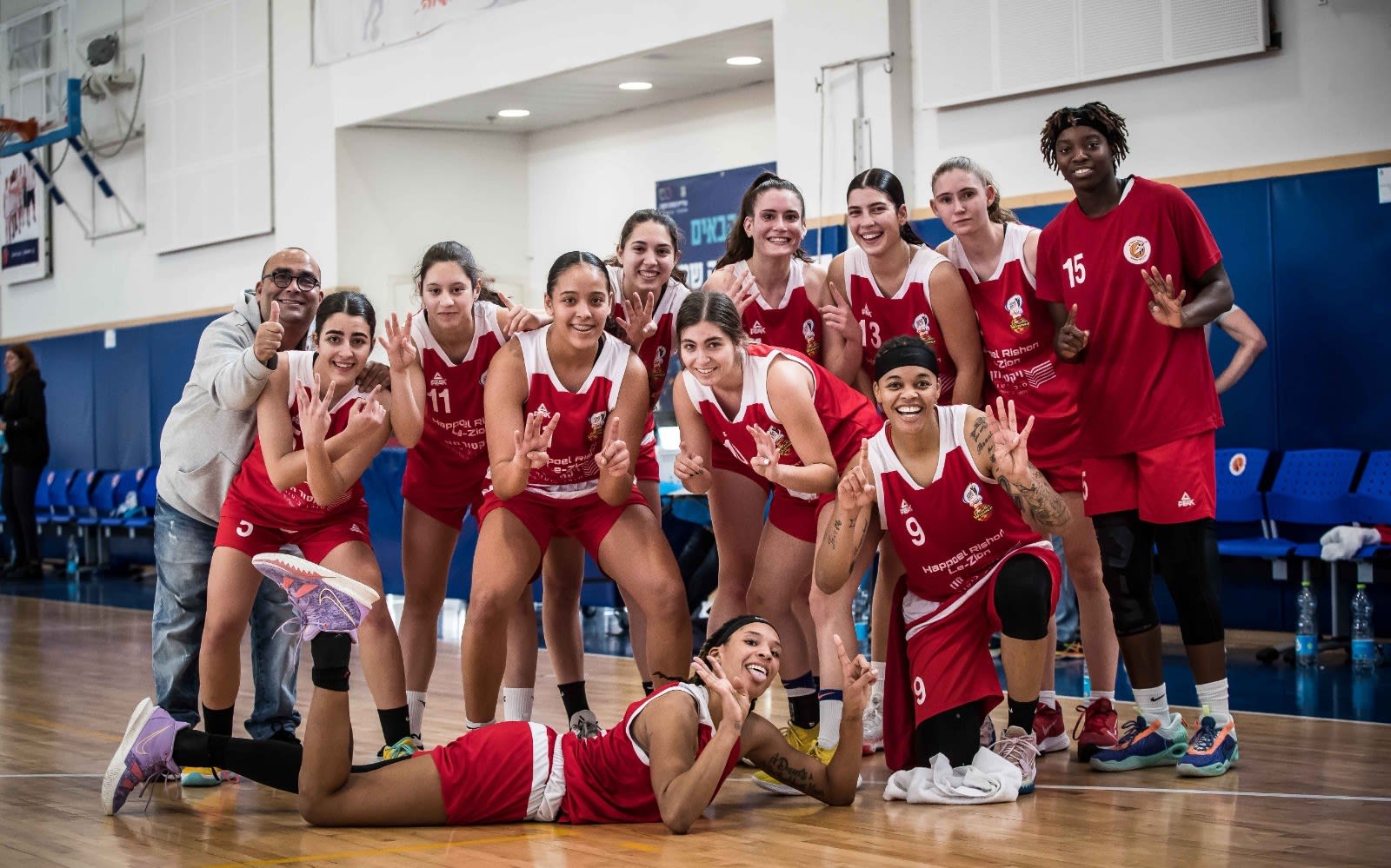 שחקניות הפועל ראשון לציון בכדורסל