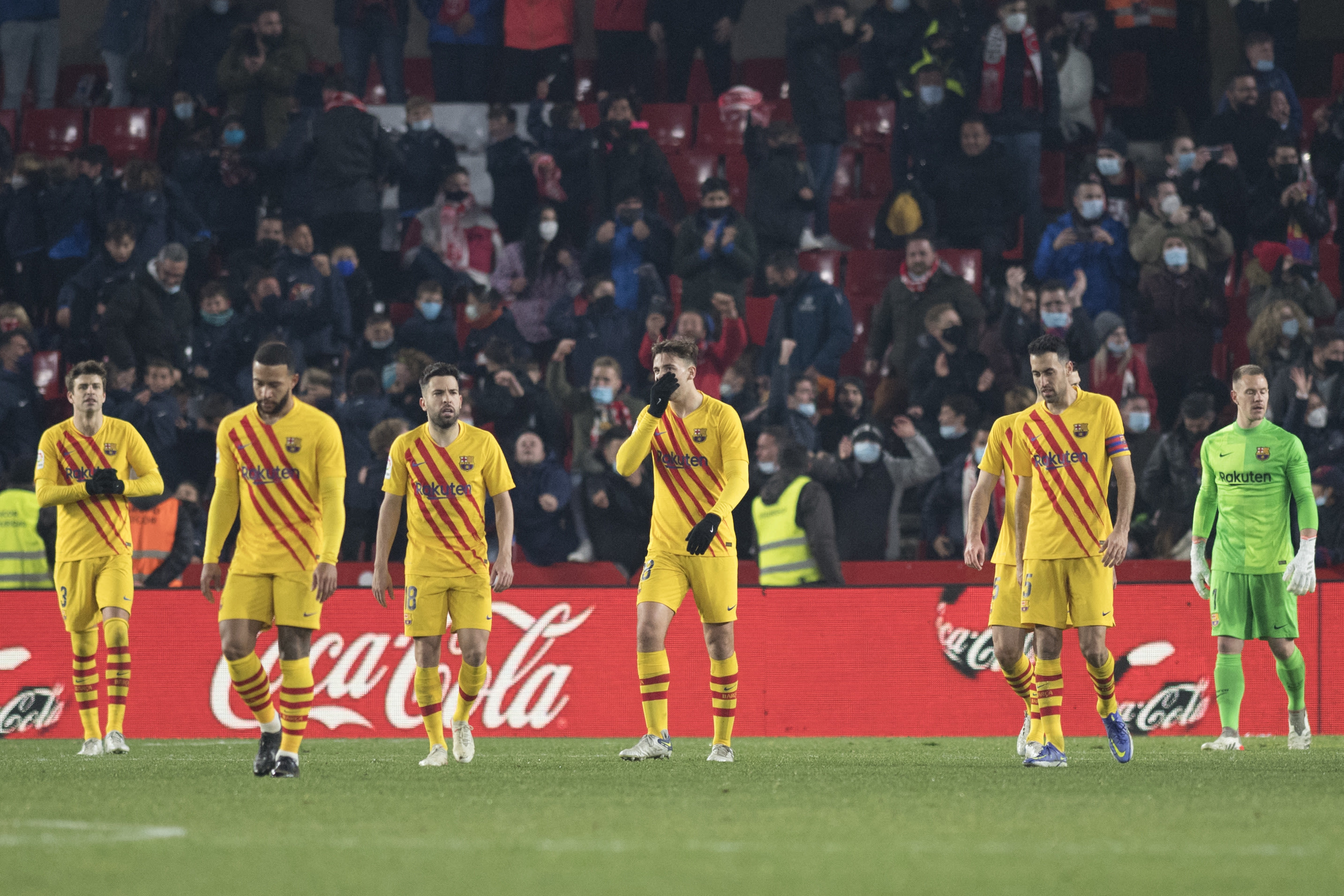 שחקני ברצלונה מאוכזבים נגד גרנאדה