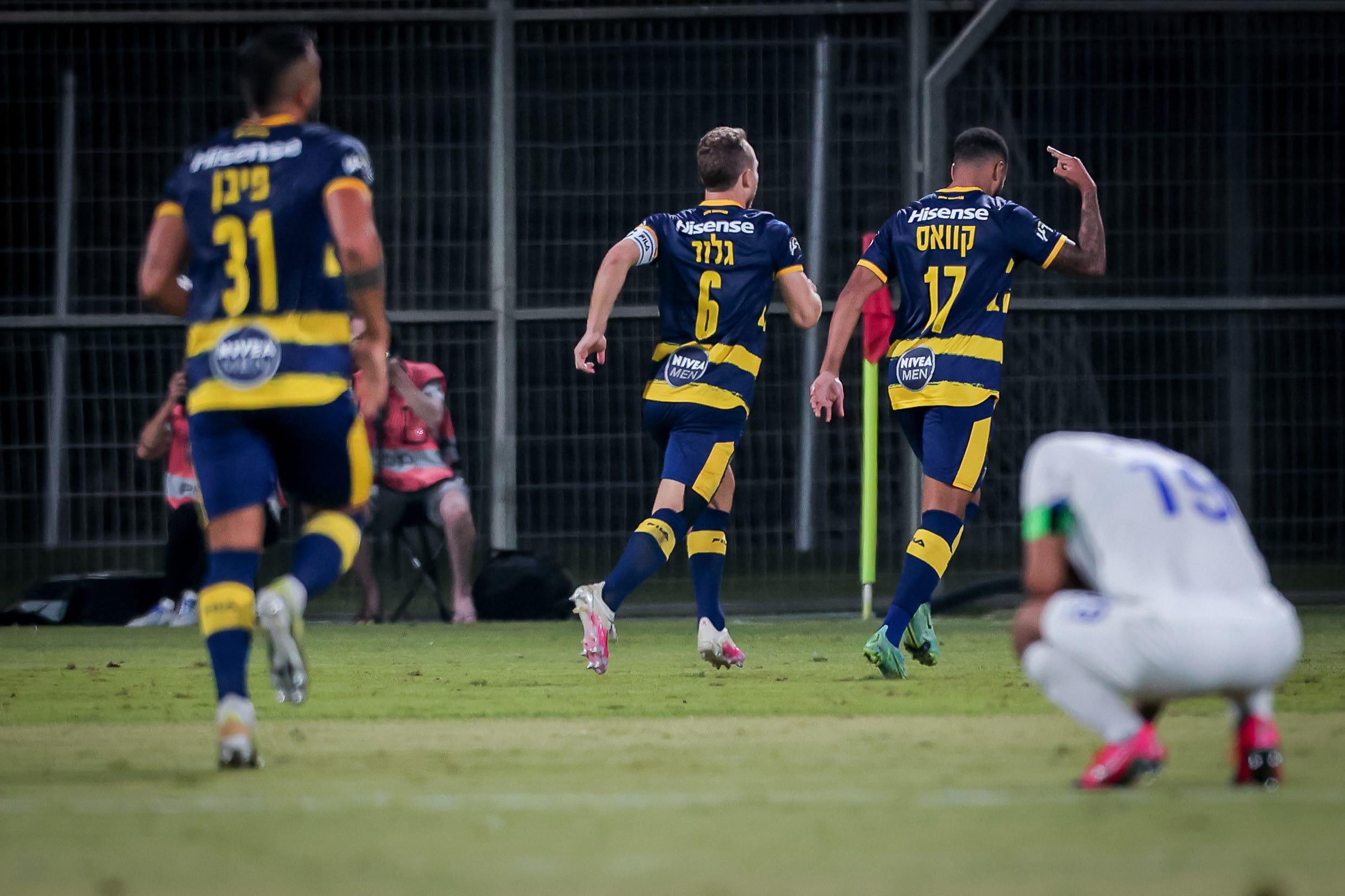 שחקני מכבי תל אביב ברנדלי קובאס, דן גלזר