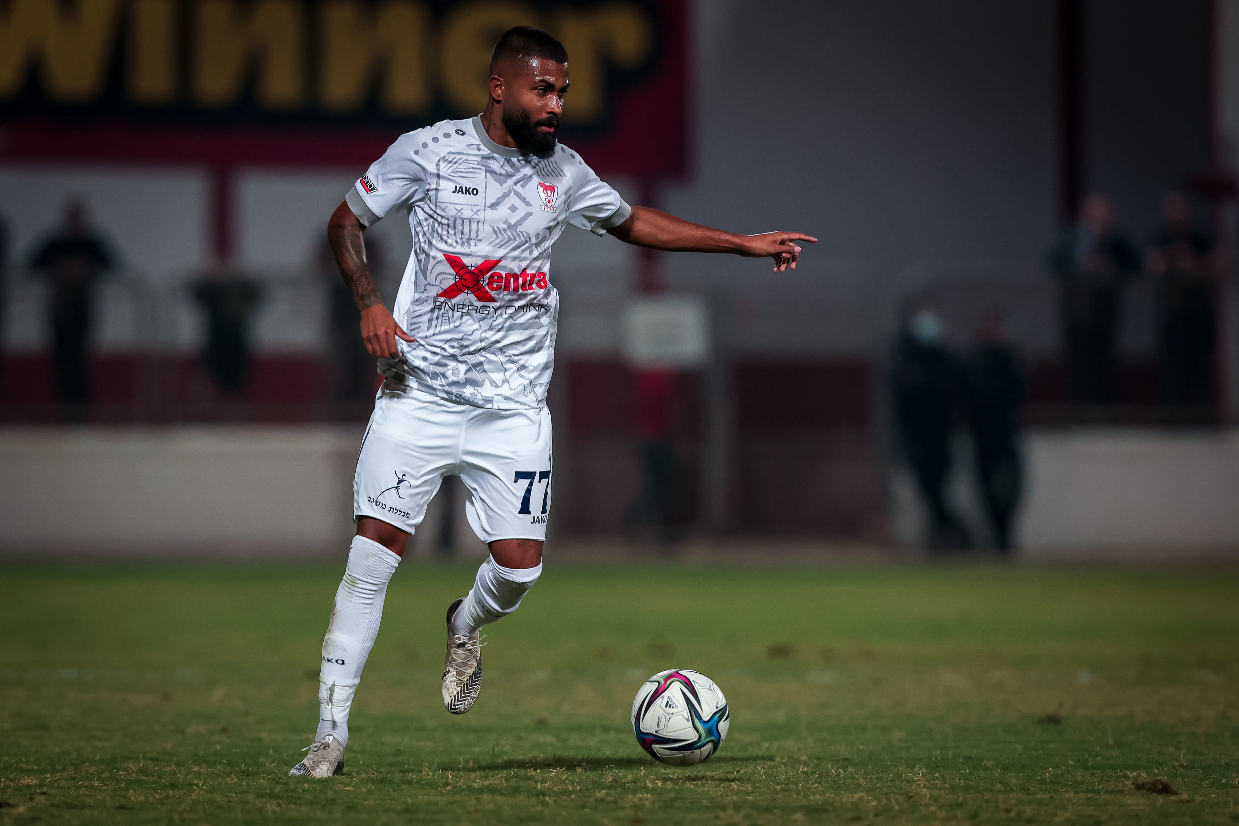 ארי מורה, קשר בני סכנין