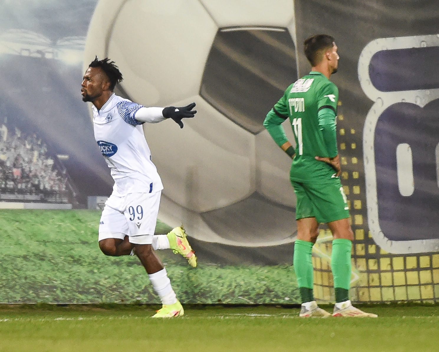 שחקן מכבי פתח תקוה ג'יימס אדניי