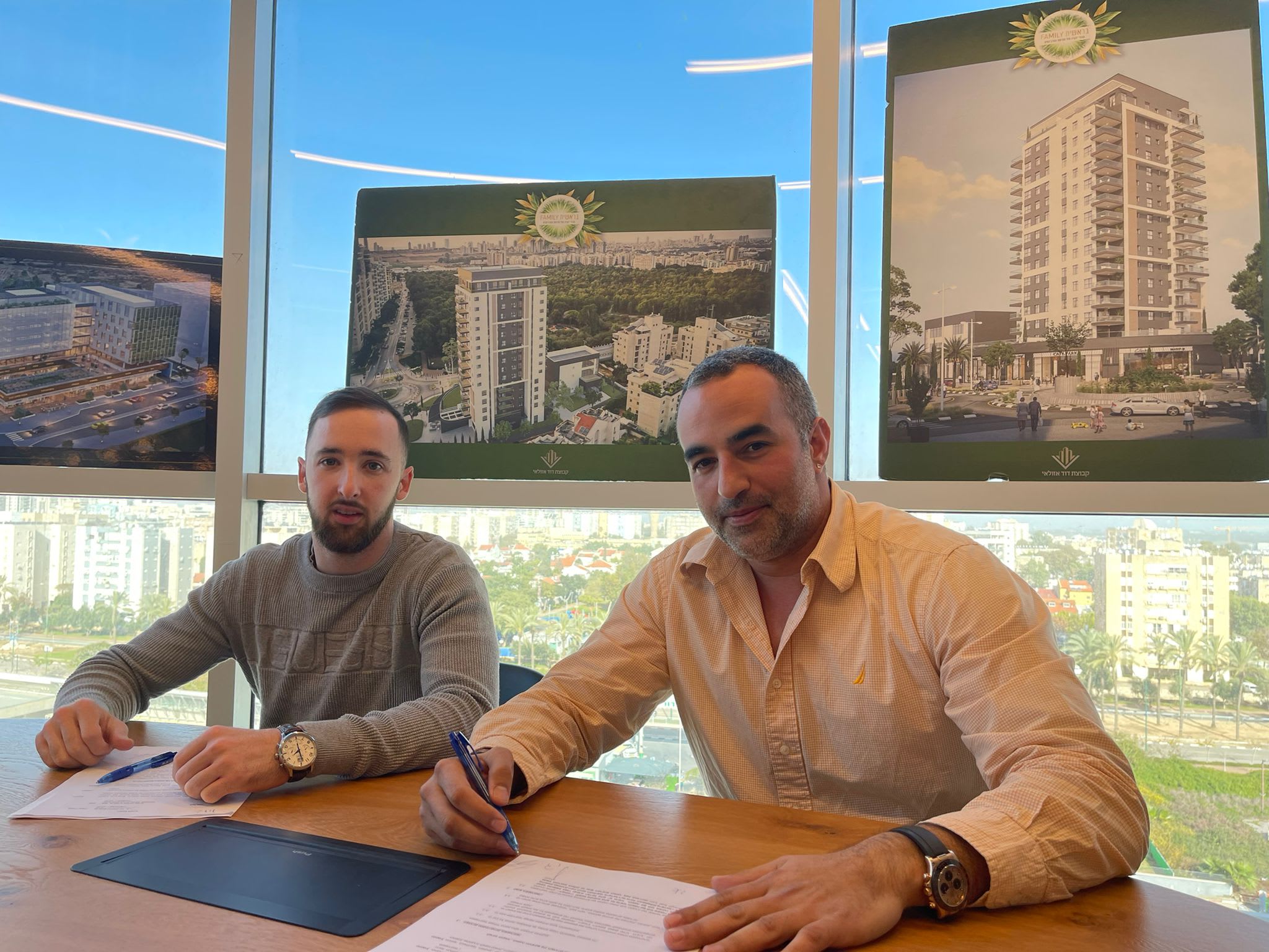 ארטיום דולגופיאט עם הספונסר דוד אזולאי