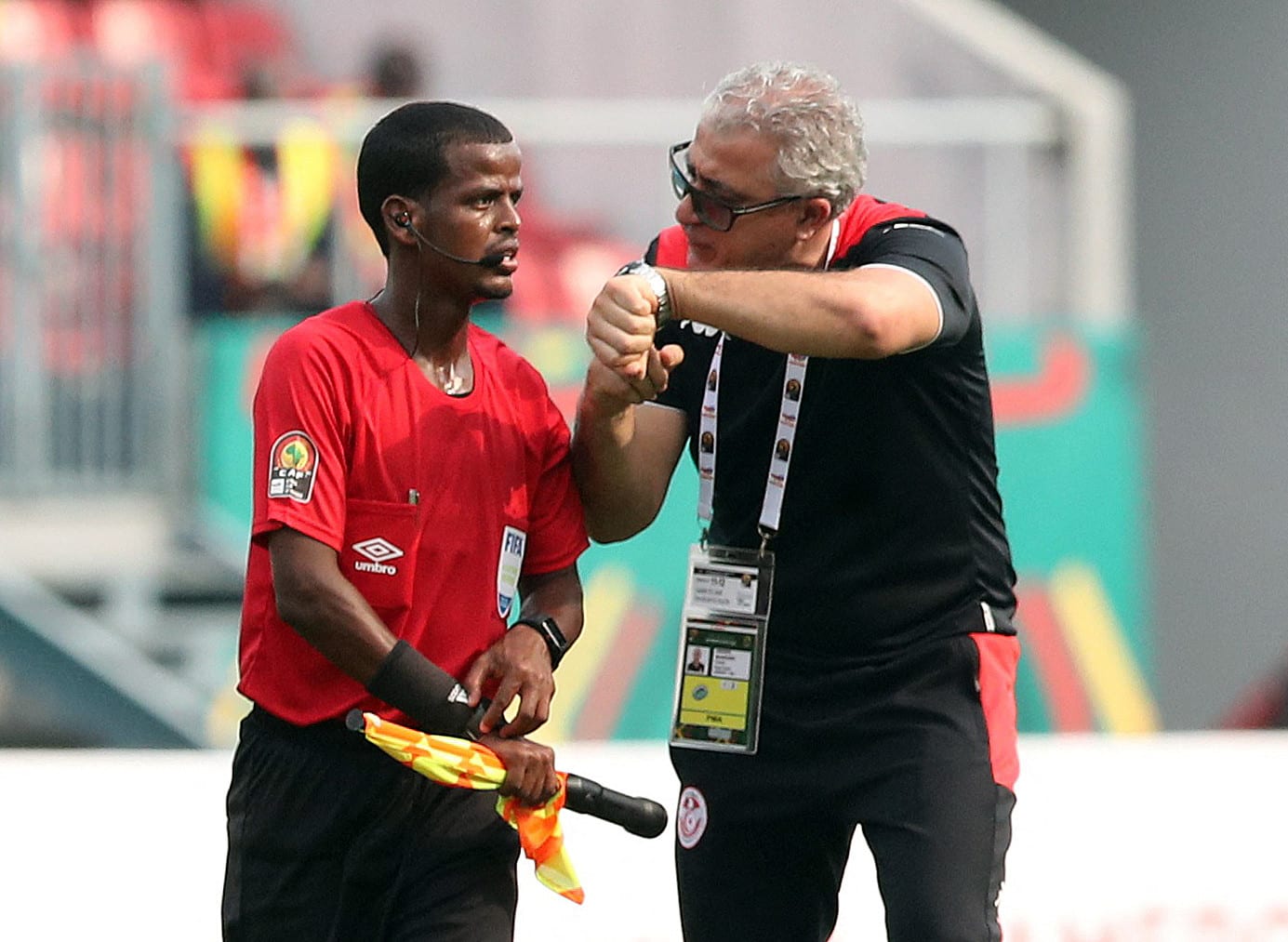 מונדר קבאייר מאמן נבחרת טוניסיה מתלונן בפני הקוון על שריקת הסיום המוקדמת