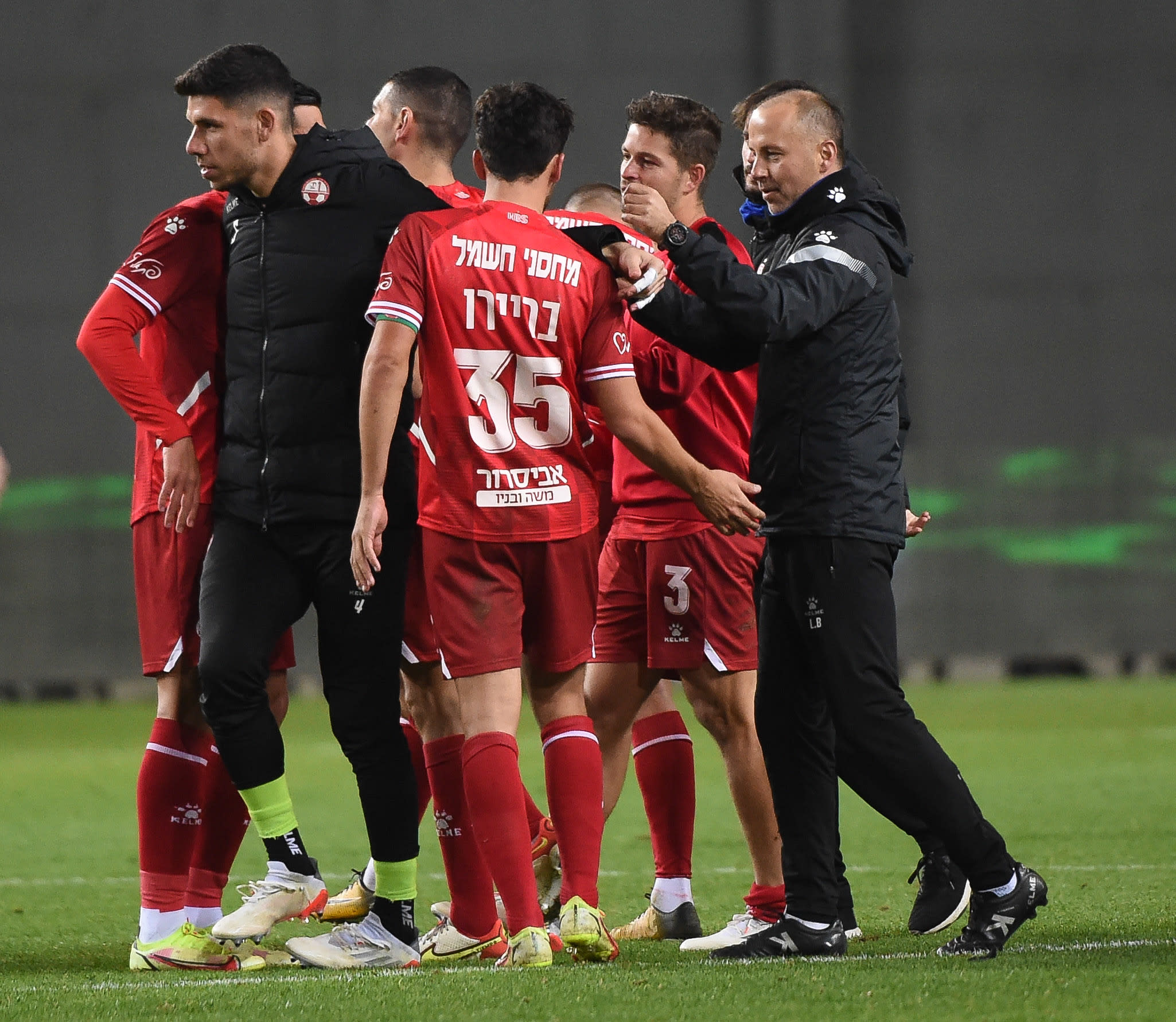 שחקני הפועל באר שבע חוגגים