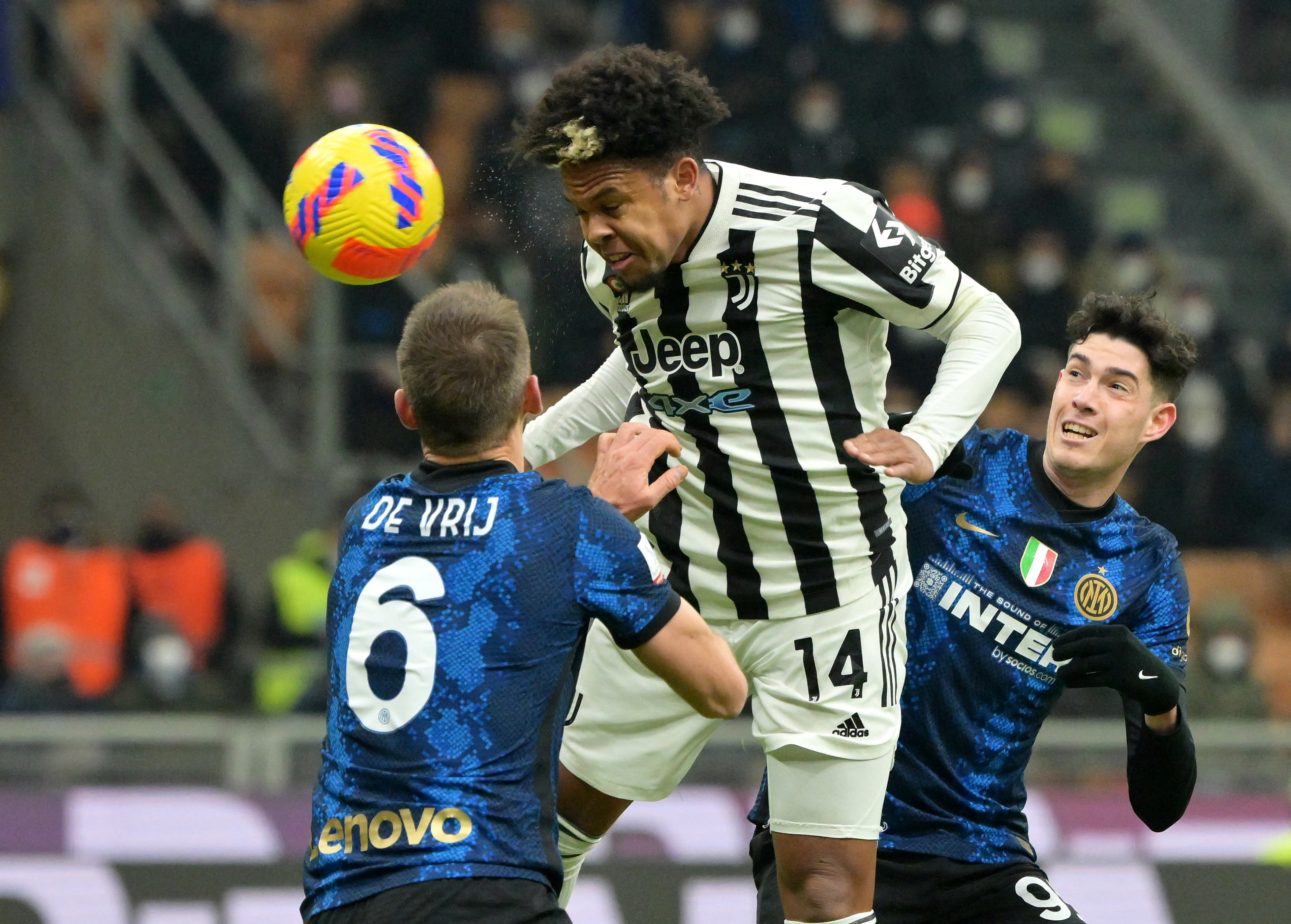 ווסטון מקני שחקן יובנטוס נוגח לרשת אינטר