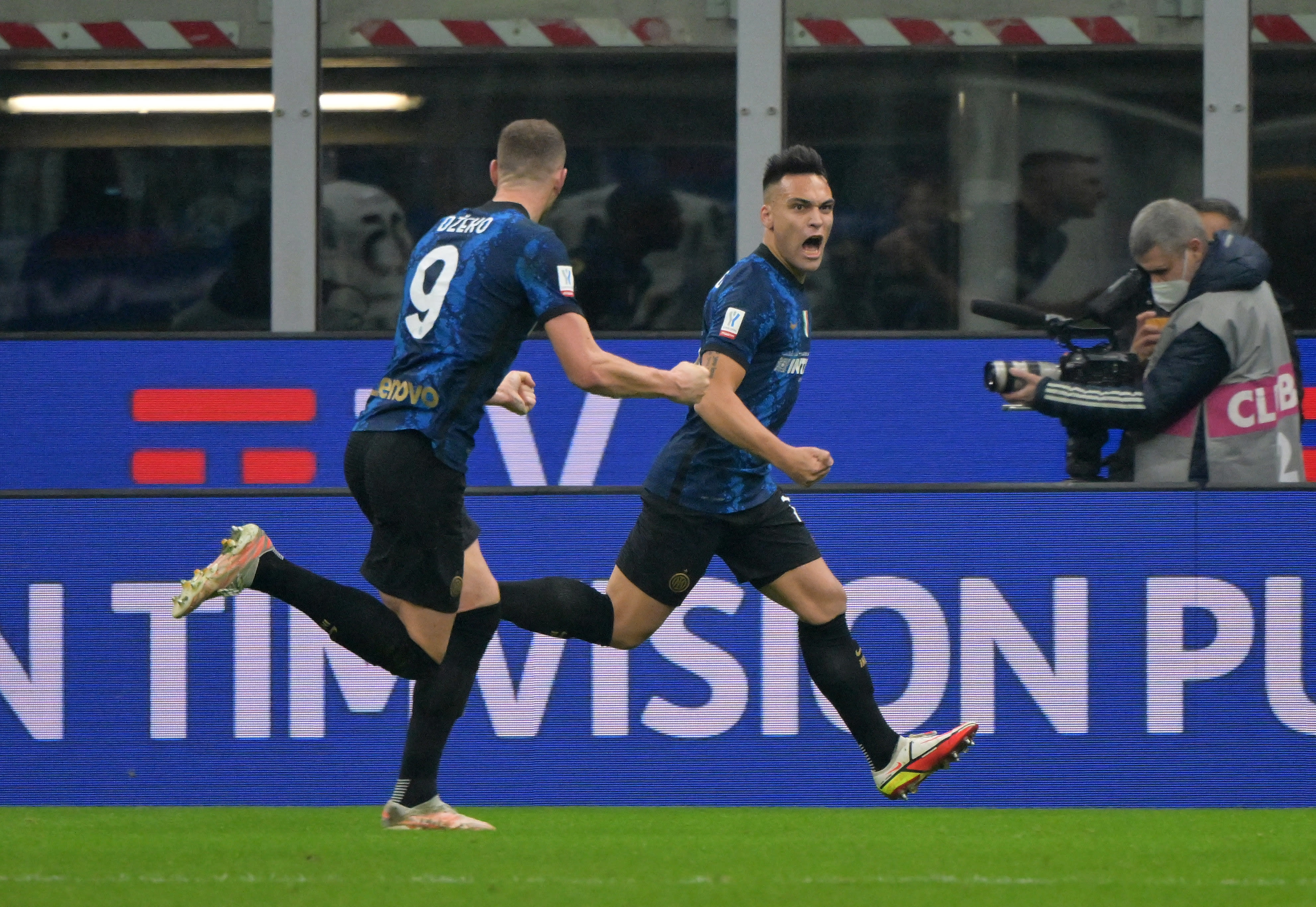 לאוטרו מרטינס שחקן אינטר חוגג שער