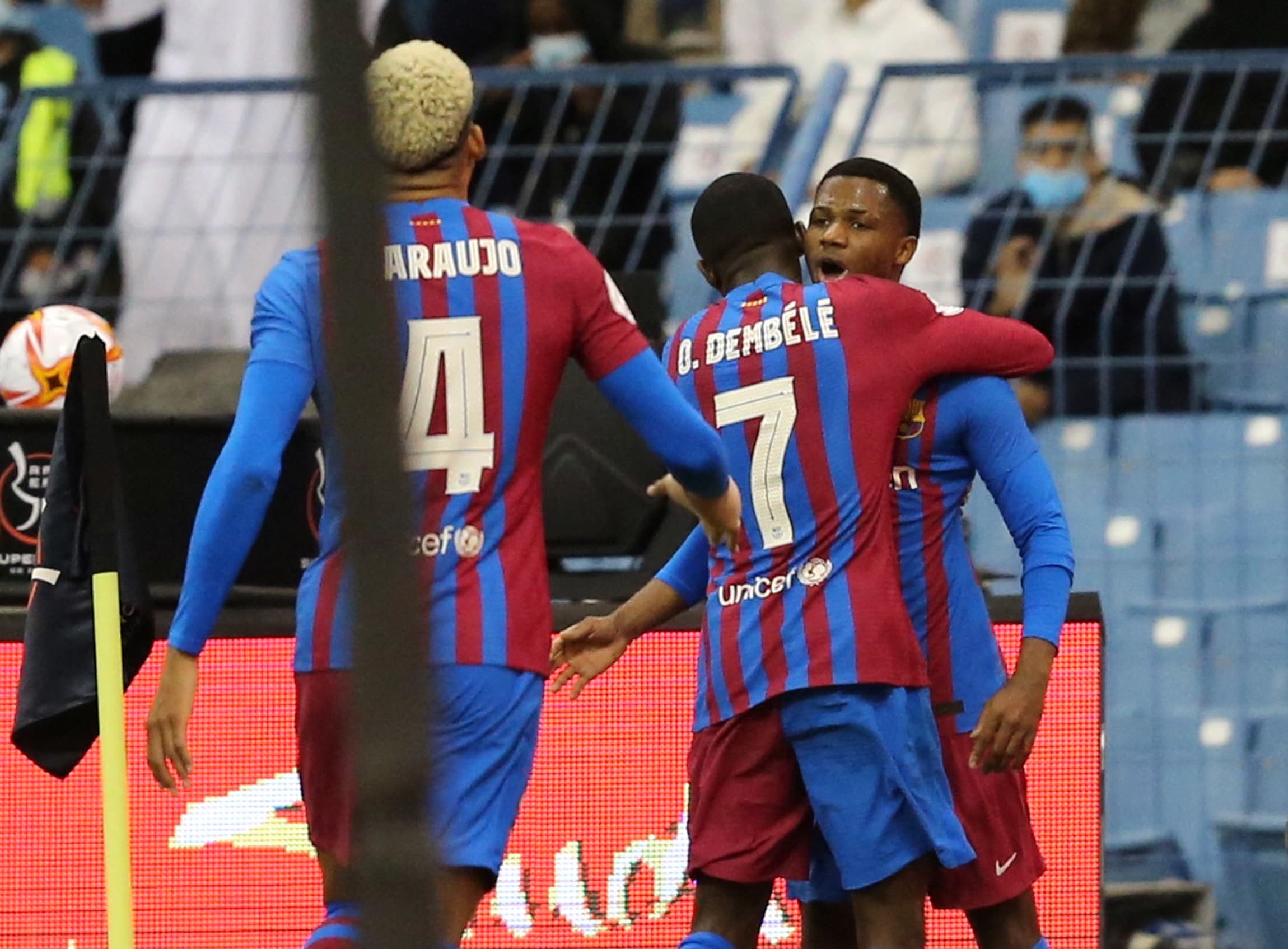 אנסו פאטי חוגג שער במדי ברצלונה