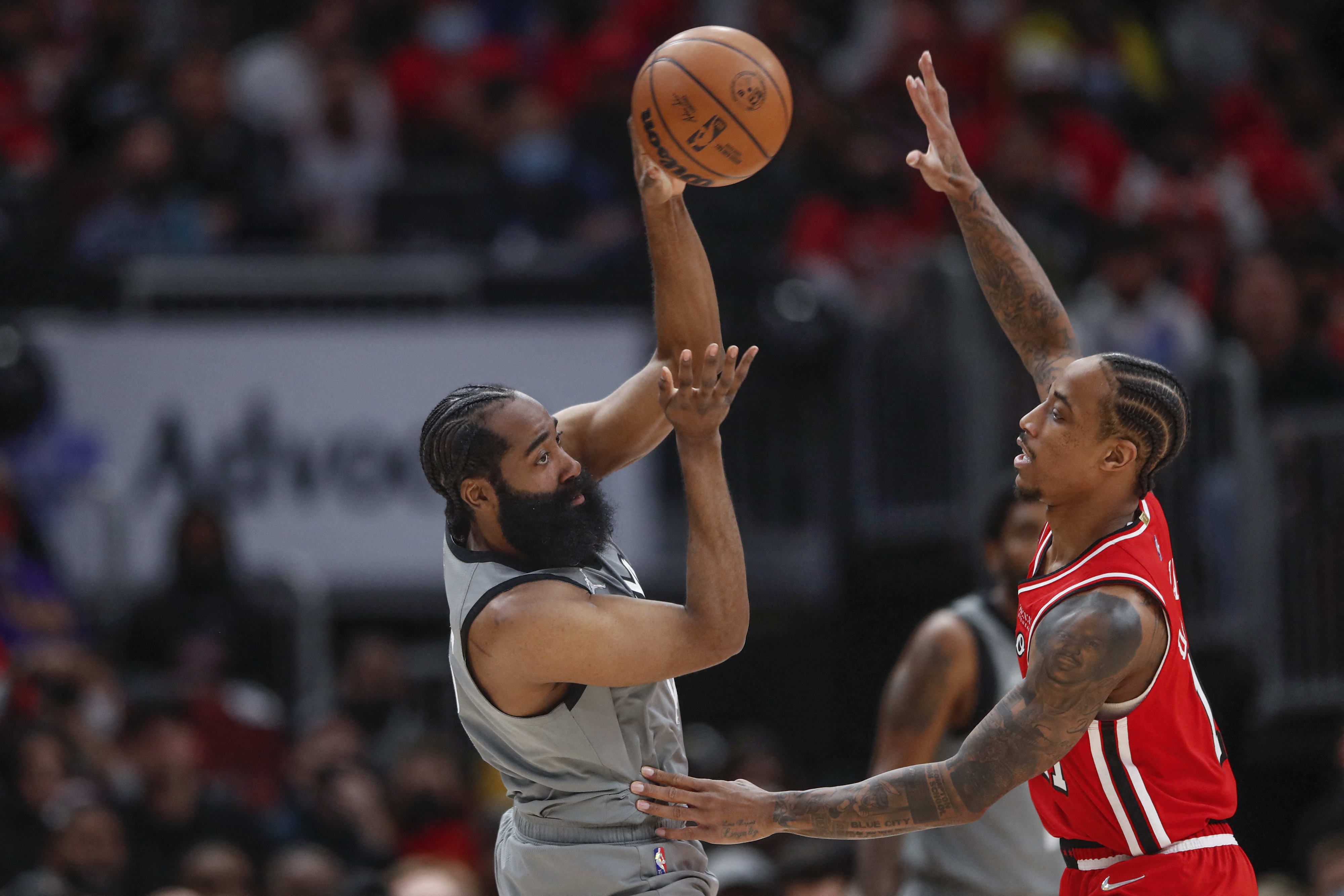 ג'יימס הארדן ברוקלין מול דמאר דרוזן שיקגו