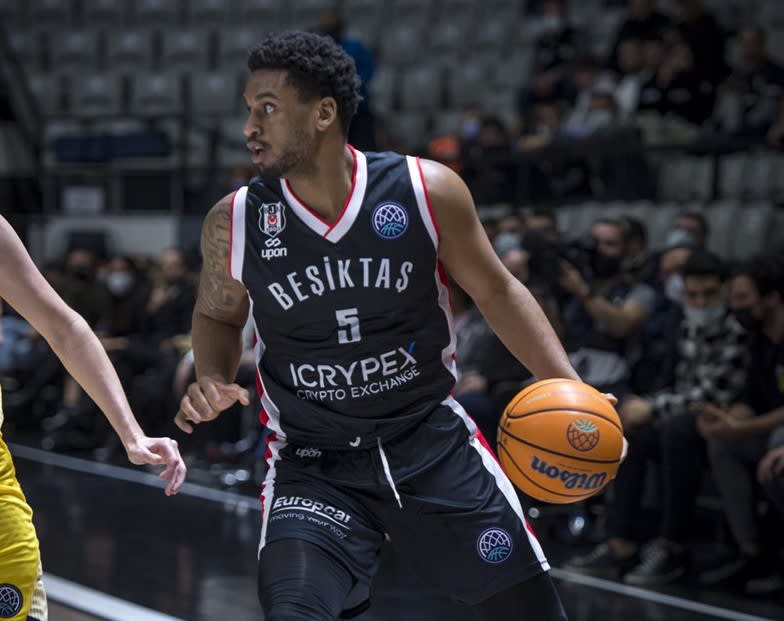 שחקן בשיקטאש טרבון בלויט