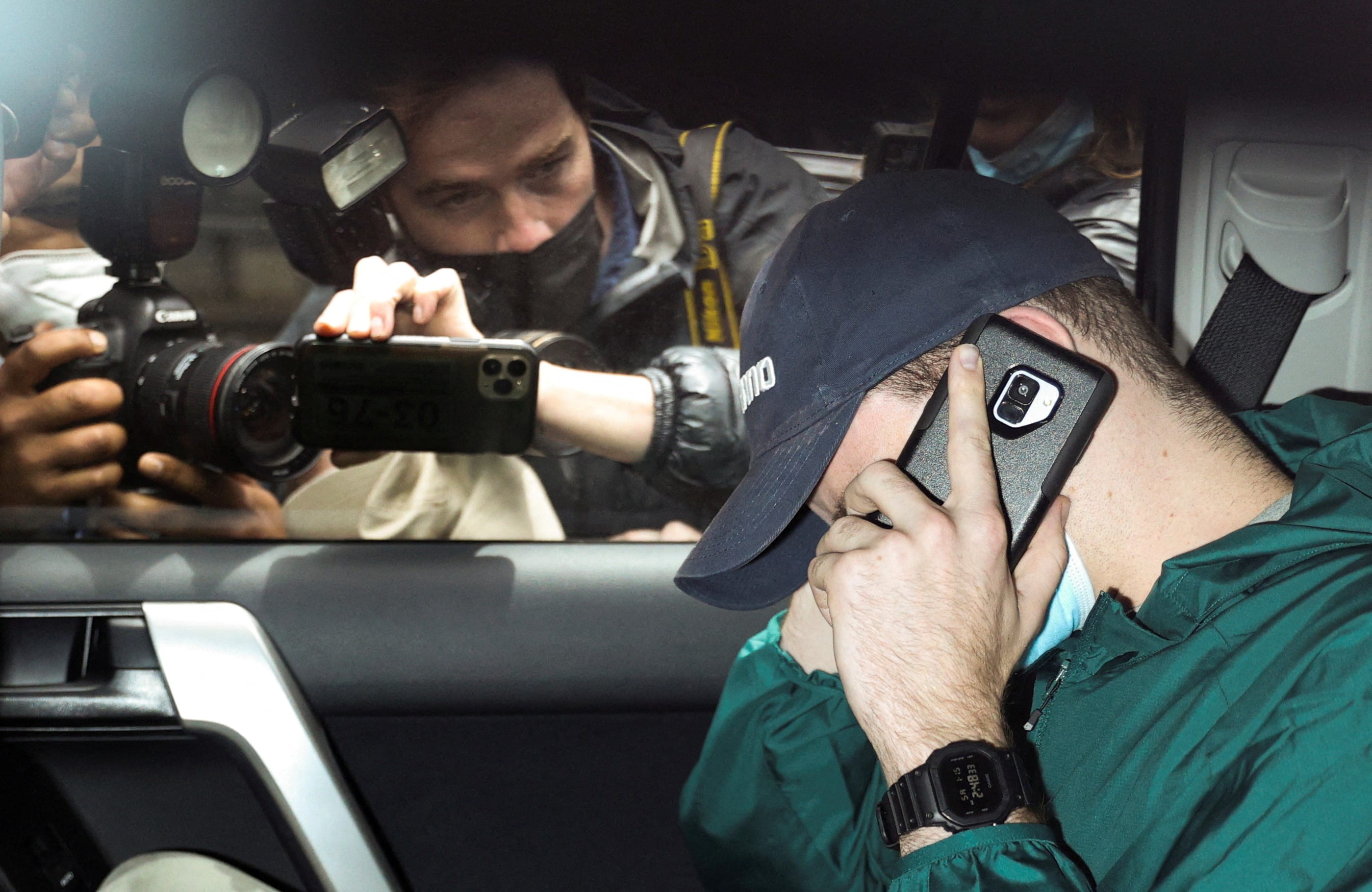 נובאק דג'וקוביץ' מוחזר לבית המלון לבידוד, מלבורן אוסטרליה