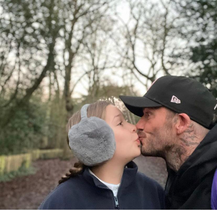 התמונה שהכעיסה את הגולשים. בקהאם ובתו