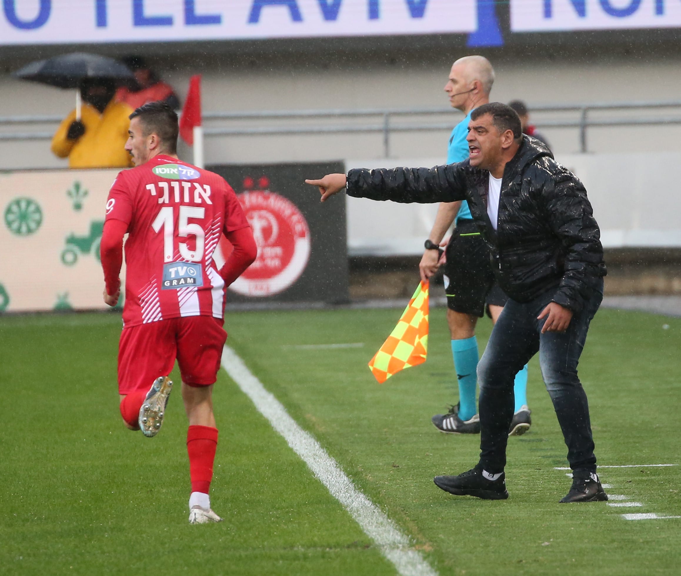 מאמן הפועל נוף הגליל שי ברדה ליד אלון אזוגי, הפועל תל אביב