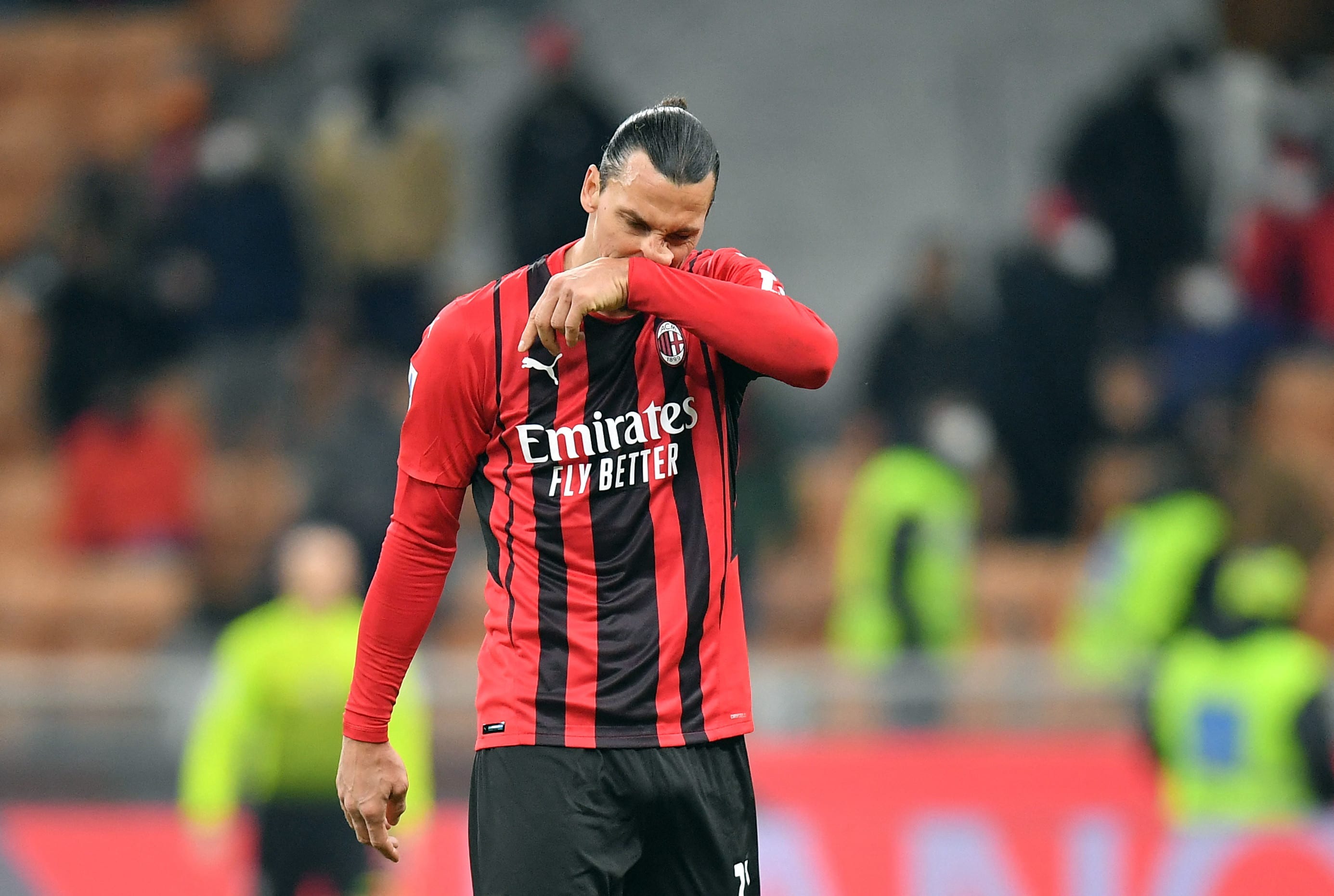 זלאטן איברהימוביץ' שחקן מילאן