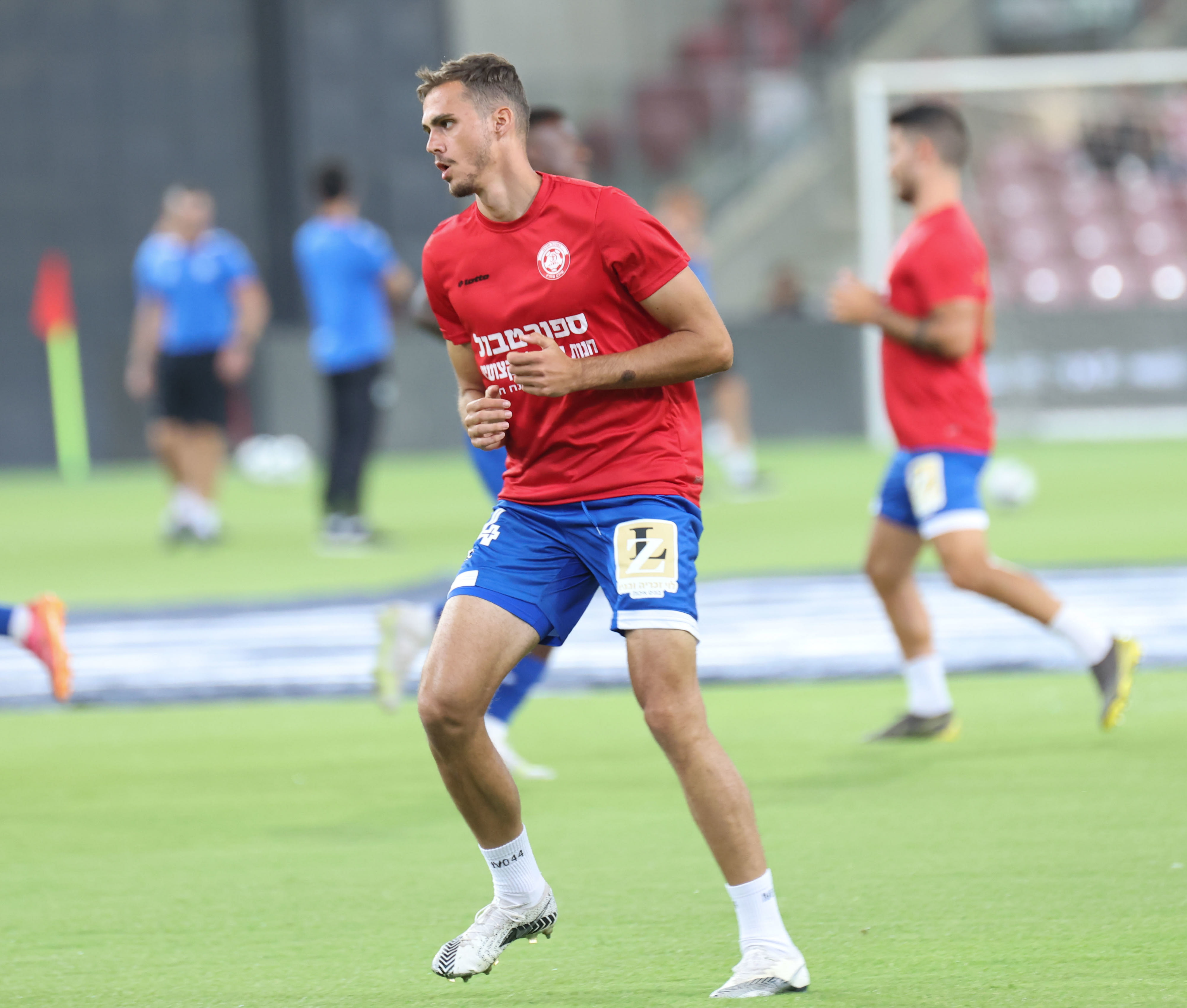 איבאילו מרקוב שחקן הפועל חדרה בחימום