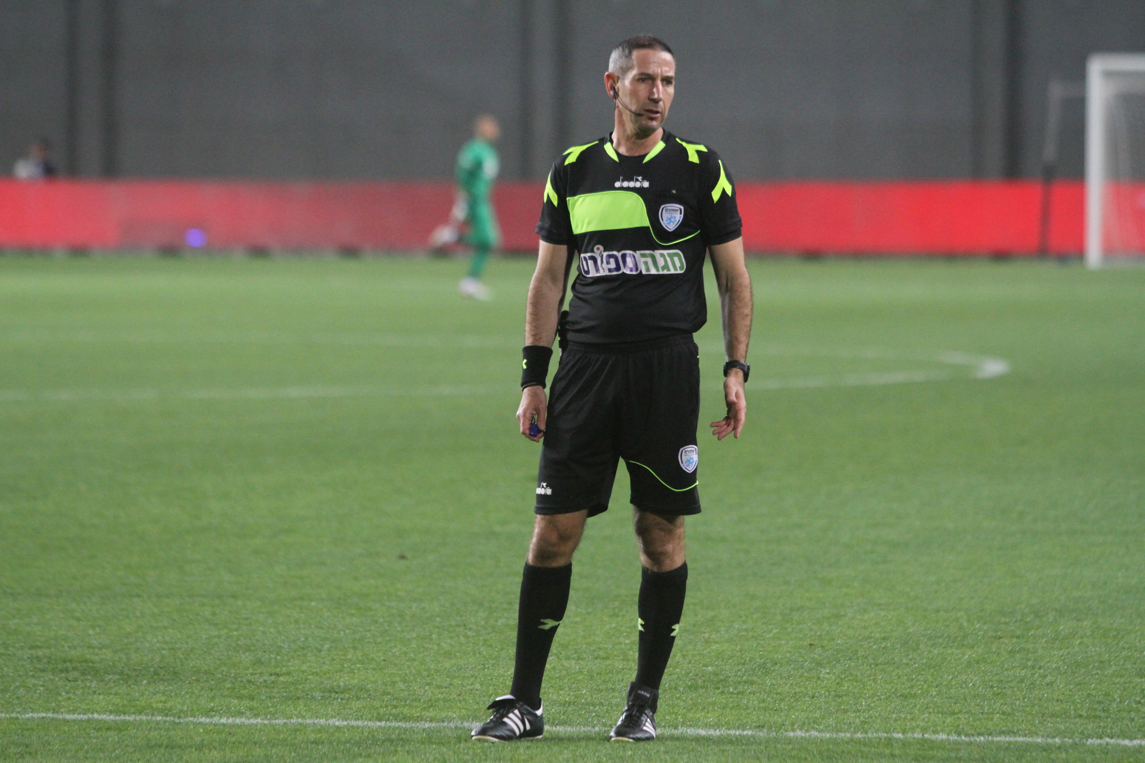 שופט הכדורגל איתן שמואלביץ'