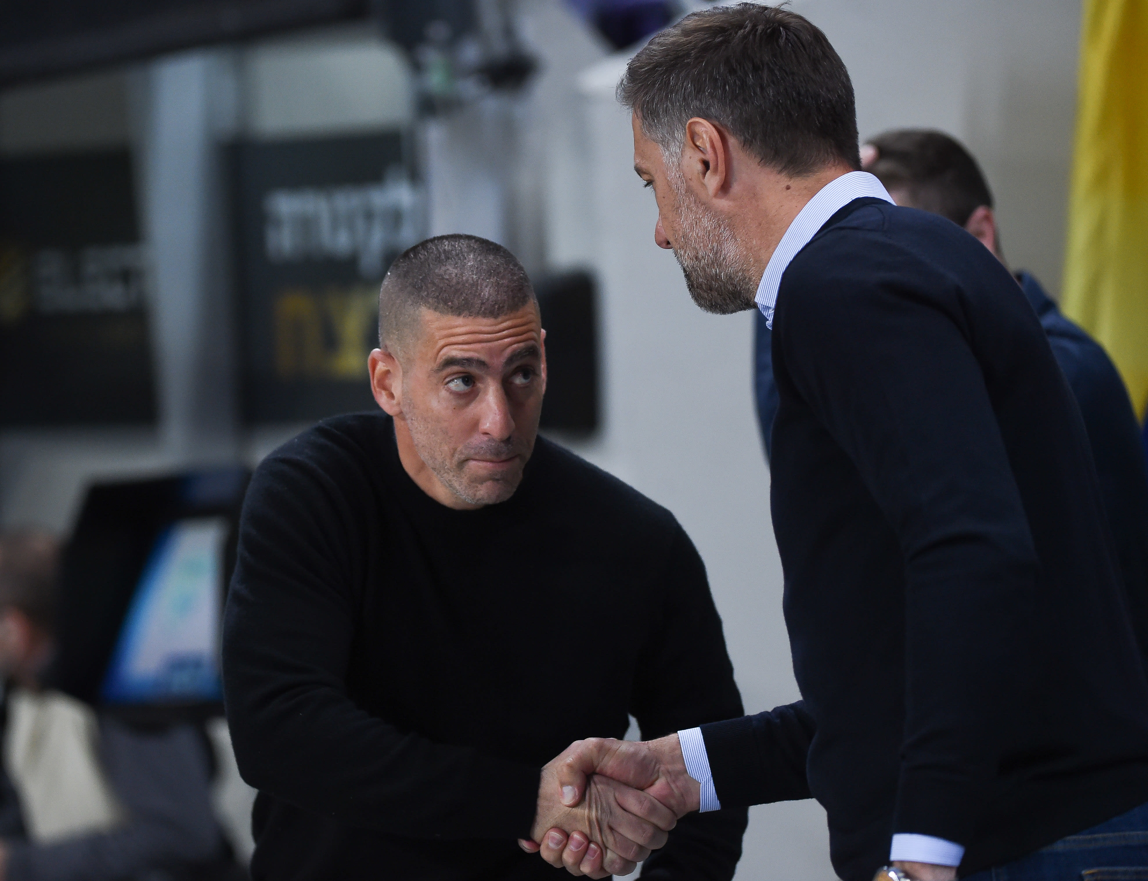 רן קוז'וך עוזר מאמן מכבי נתניה עם מלאדן קרסטאיץ' מאמן מכבי תל אביב