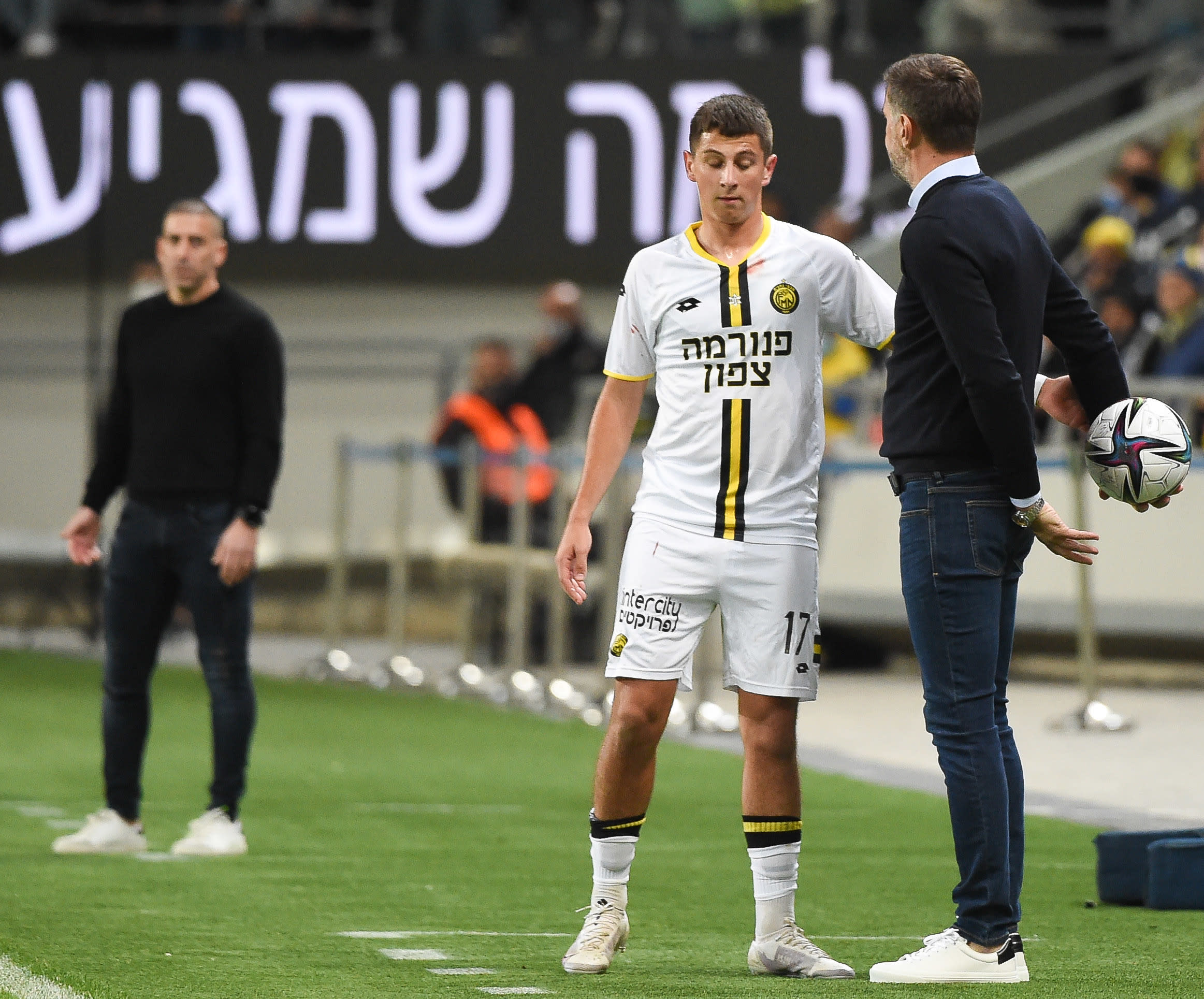 זלאטן שחוביץ' שחקן מכבי נתניה עם מלאדן קרסטאיץ' מאמן מכבי תל אביב