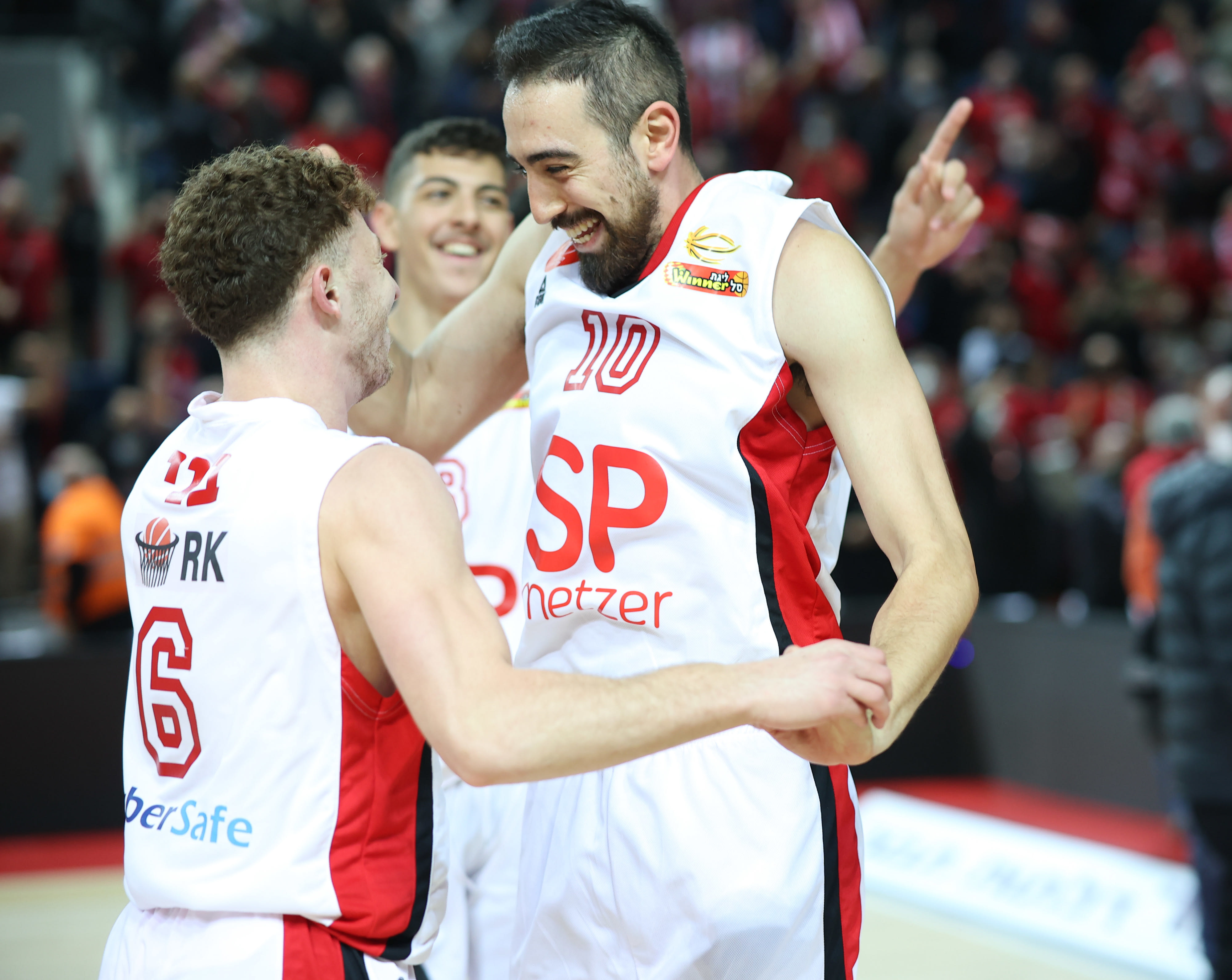 שחקני הפועל תל אביב בר טימור, גיל בני