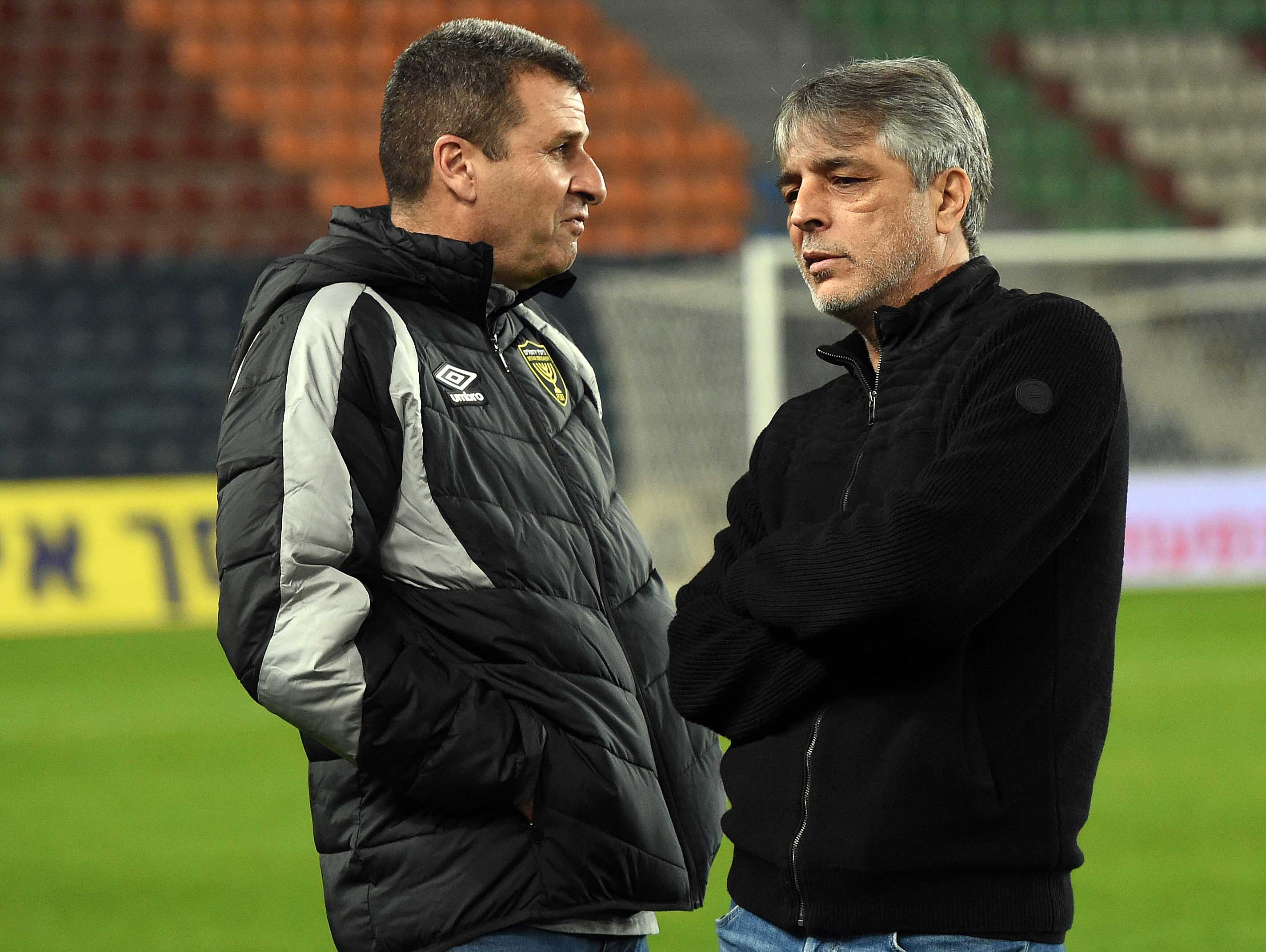 אלי אוחנה יושב ראש בית"ר ירושלים עם מני ברוש המנכ"ל