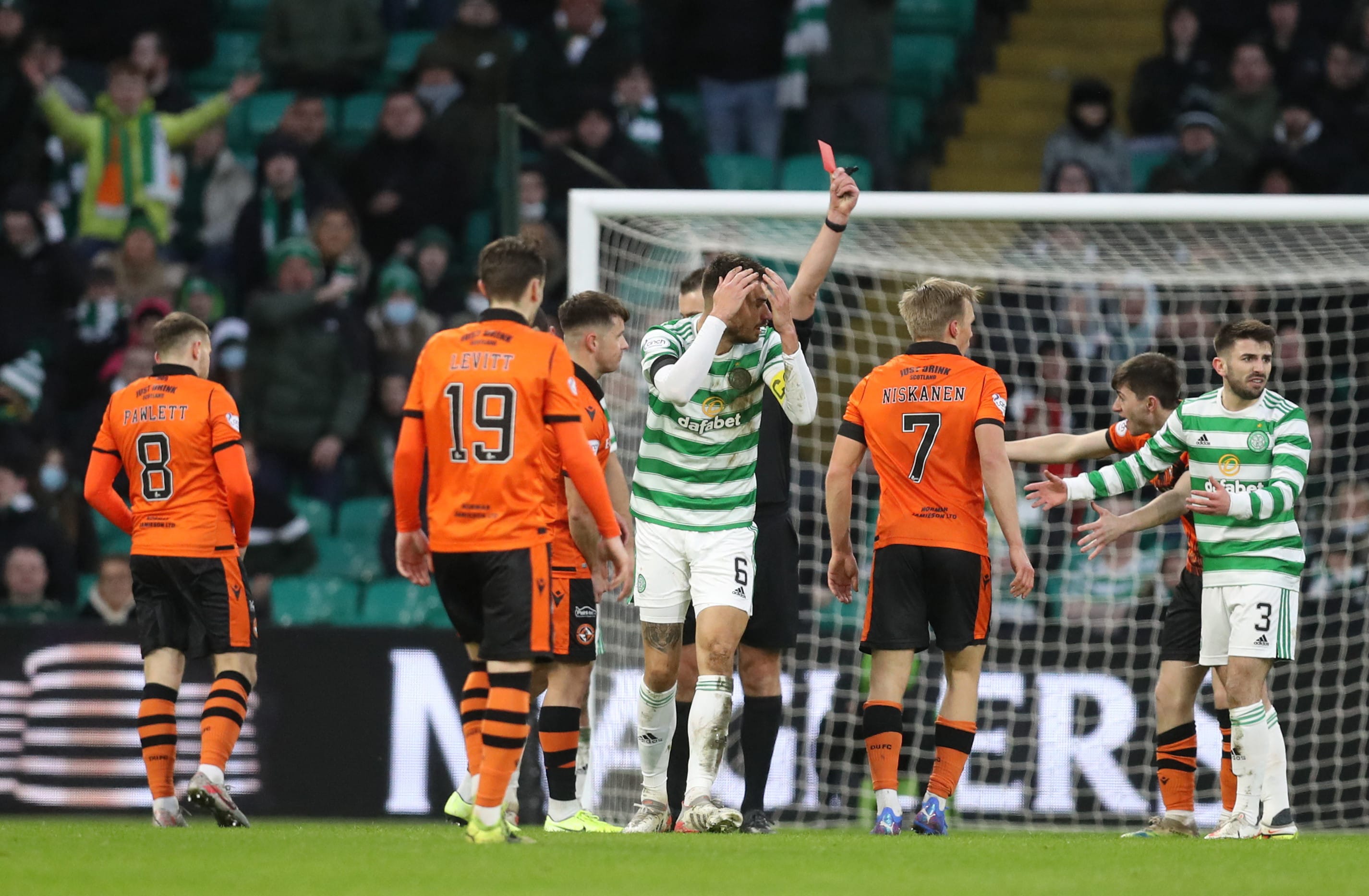 ניר ביטון שחקן סלטיק מורחק