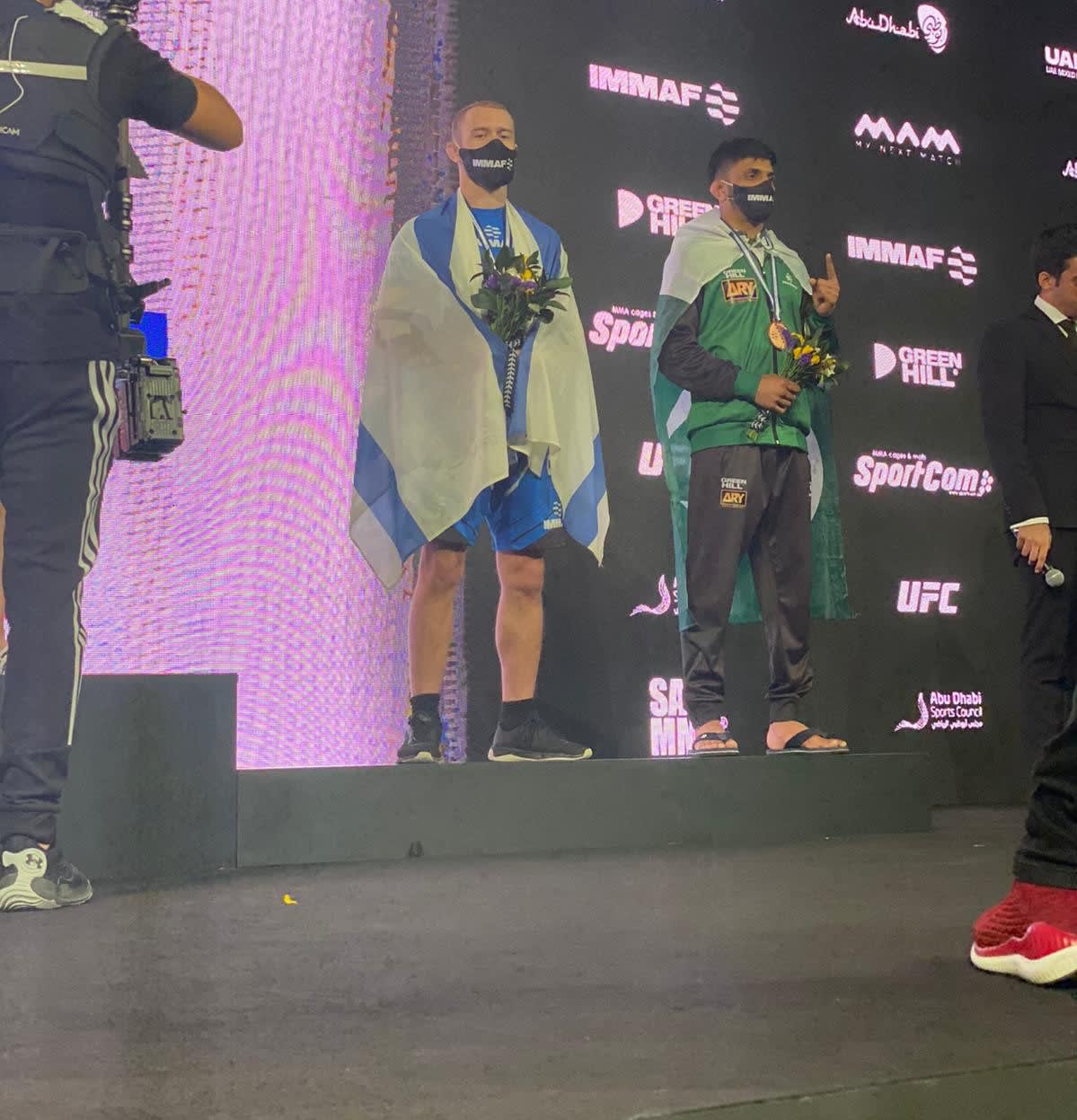 יבגני שינקרבסקי, לוחם MMA ישראלי