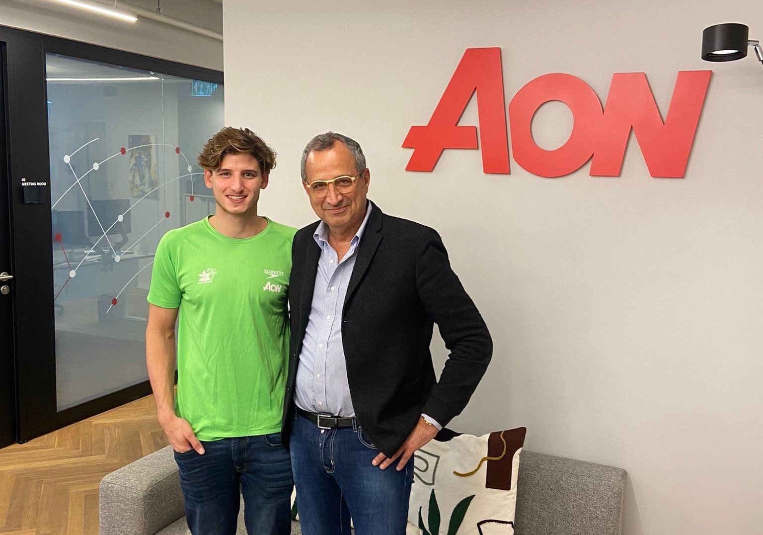 אילן בק עם השחיין מירון חרותי