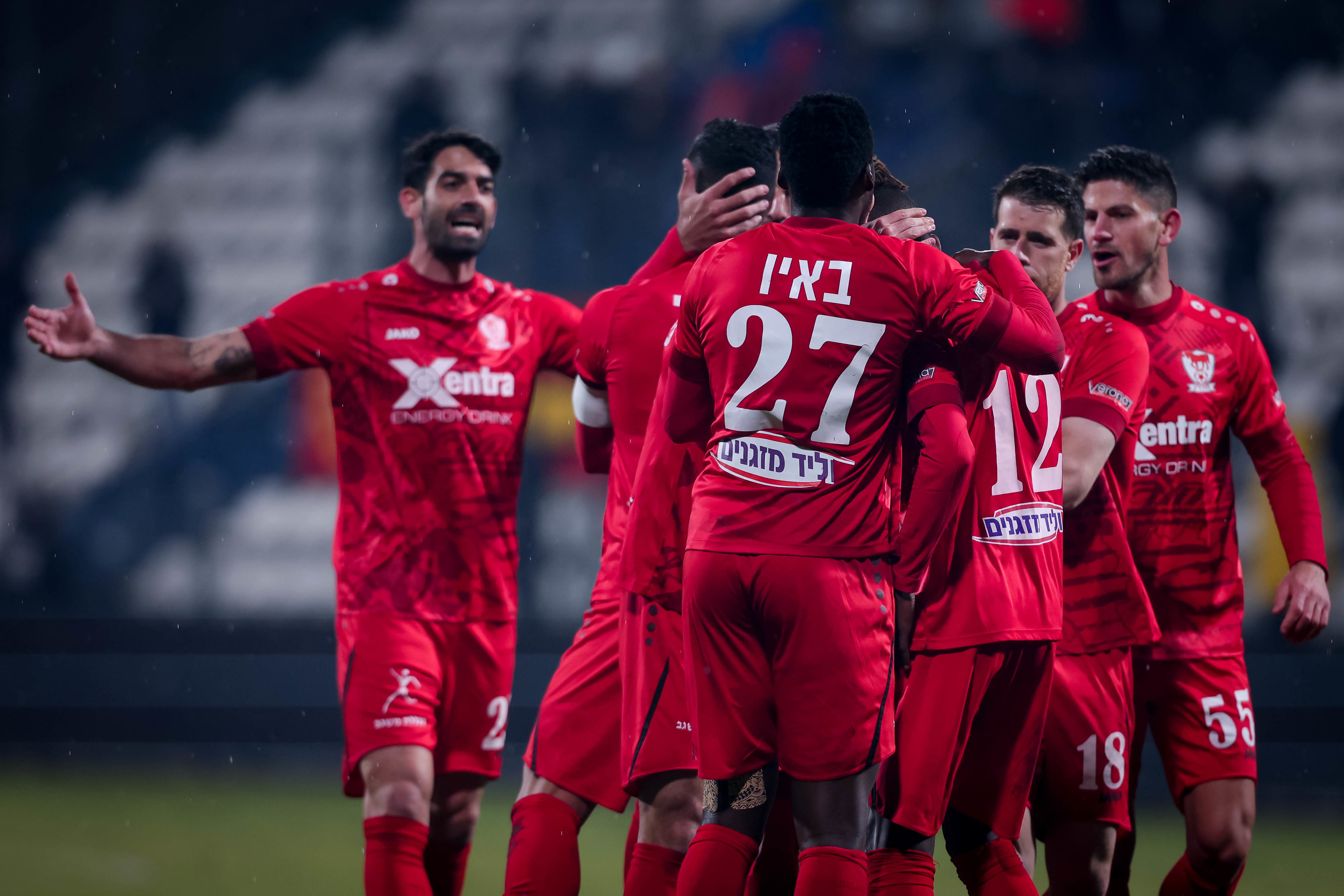 שחקני בני סכנין חוגגים