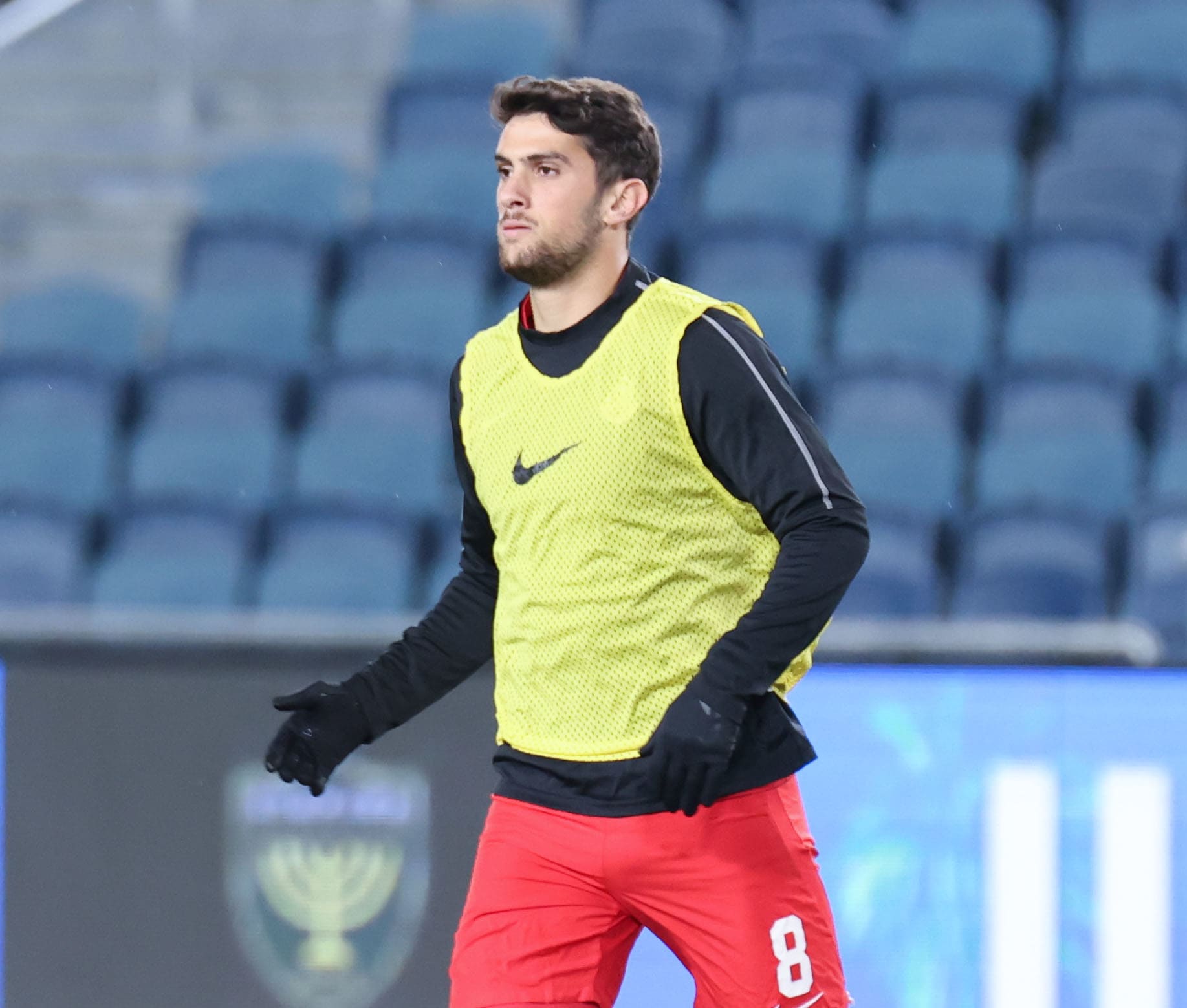 מוחמד כנעאן שחקן מ.ס. אשדוד בחימום