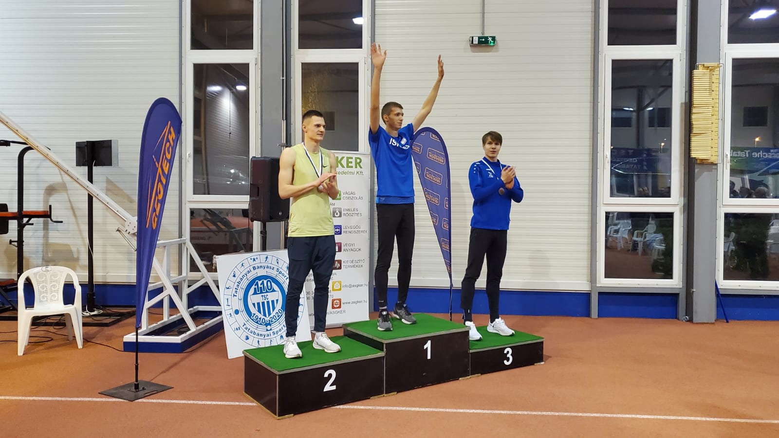 יונתן קפיטולניק קופץ לגובה, מקום ראשון תחרות בהונגריה