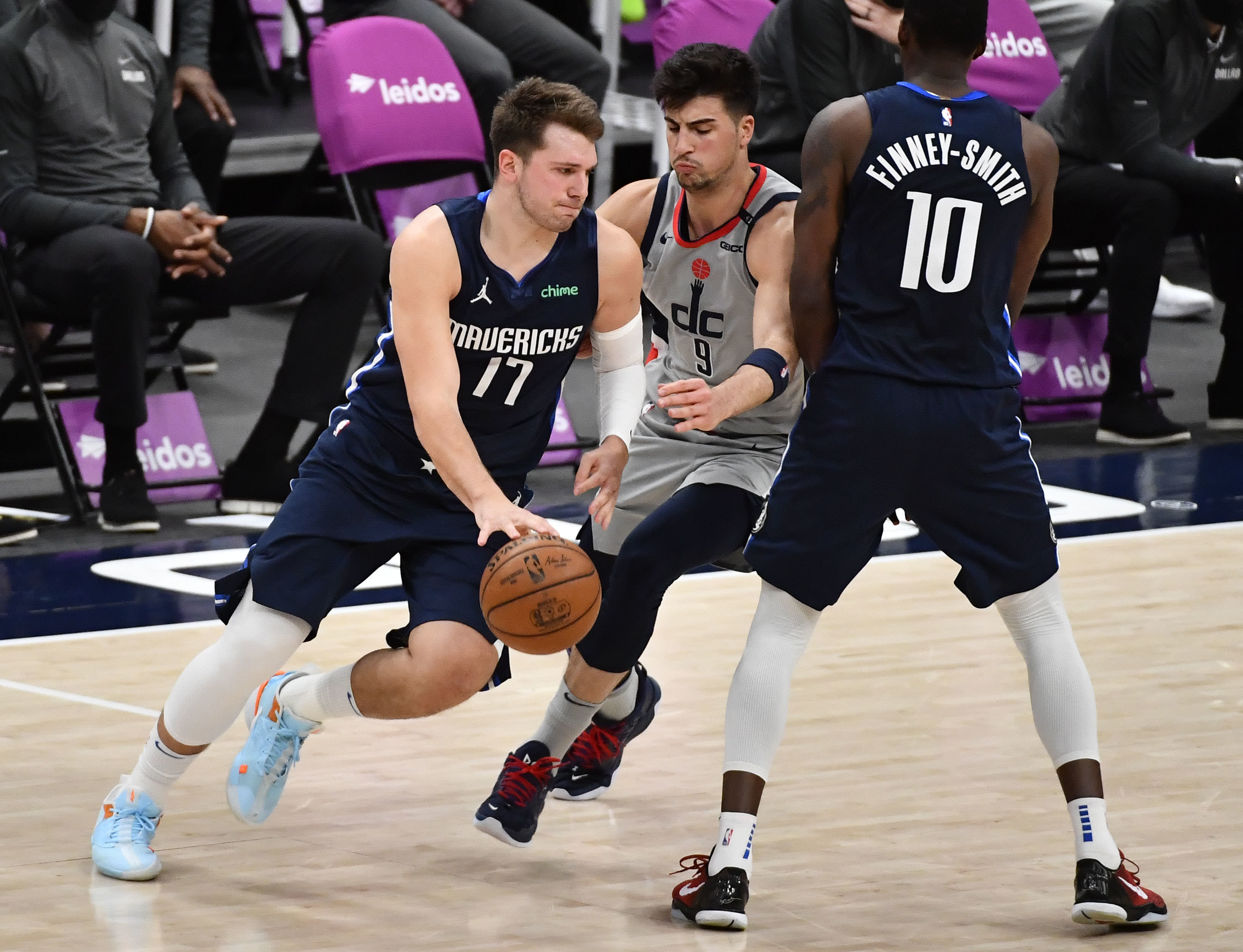 דני אבדיה, וושינגטון וויזארדס, שומר על לוקה דונצ'יץ', דאלאס מאבריקס