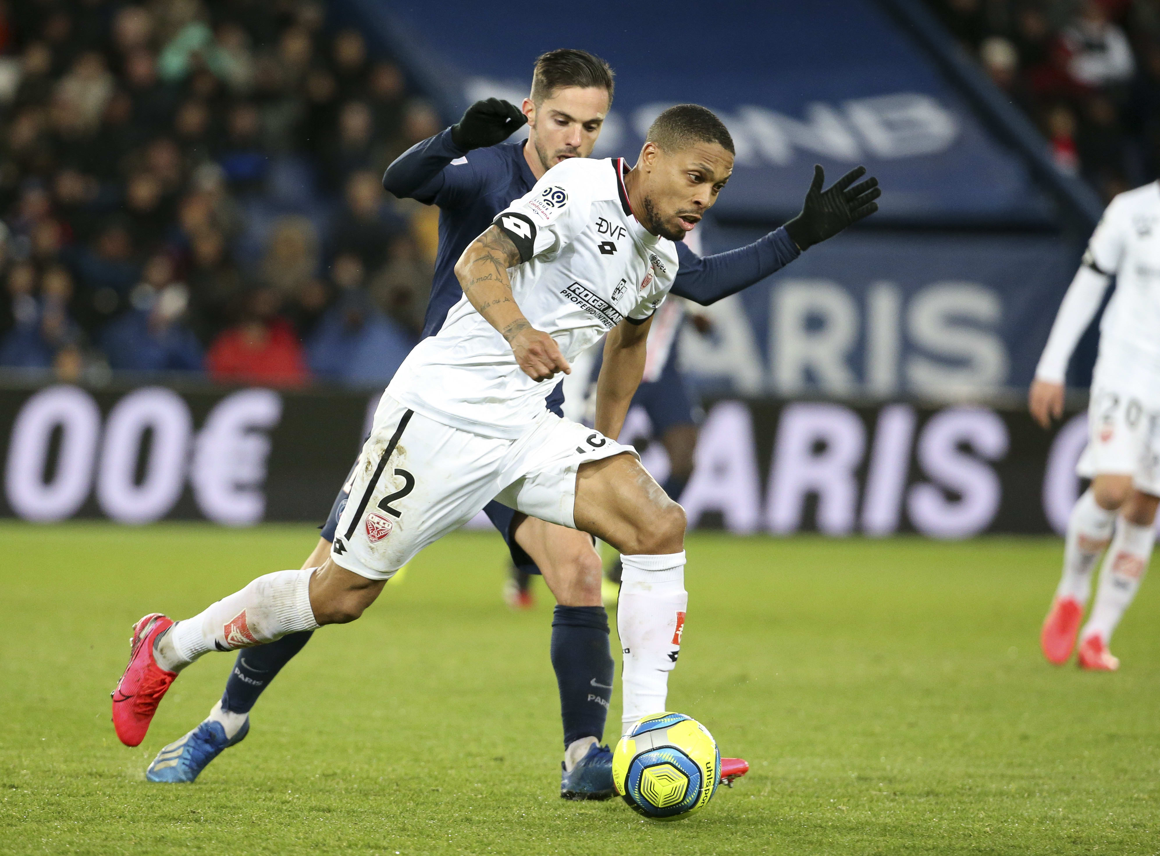 מיקאל אלפונס, שחקן דיז'ון לשעבר