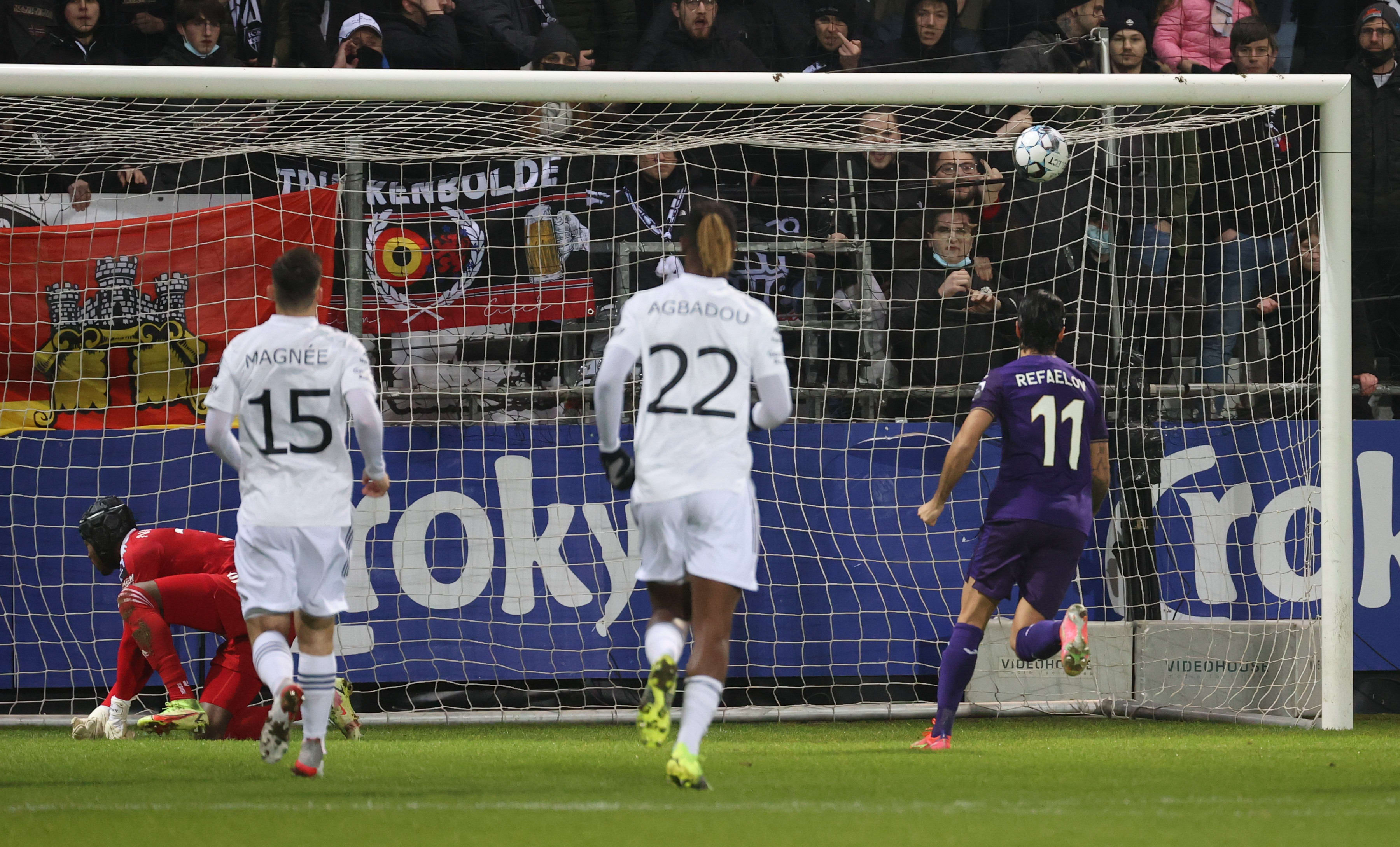 קשר אנדרלכט ליאור רפאלוב מבקיע מ-11 מטר