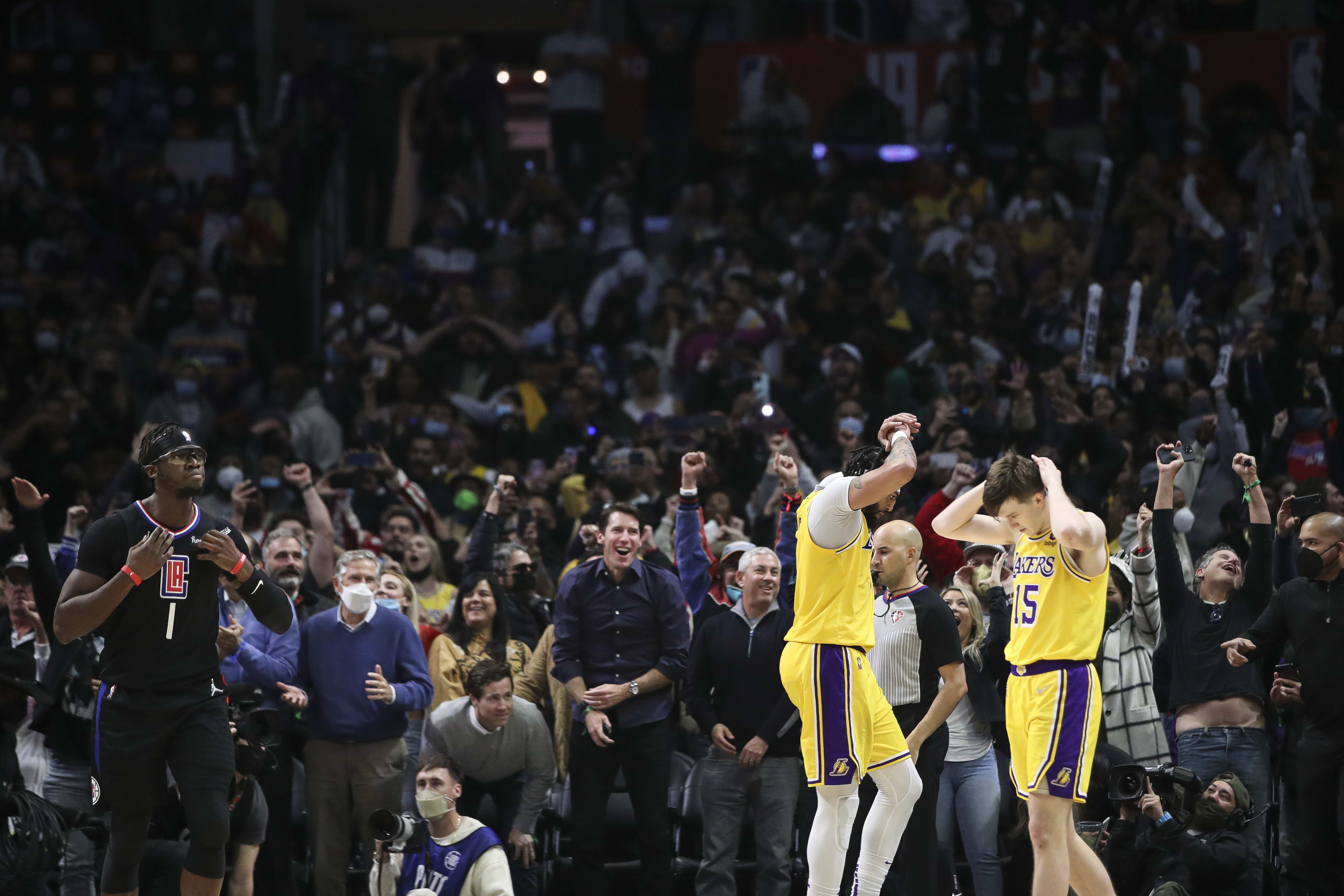 רג'י ג'קסון חוגג, לוס אנג'לס קליפרס מול לוס אנג'לס לייקרס