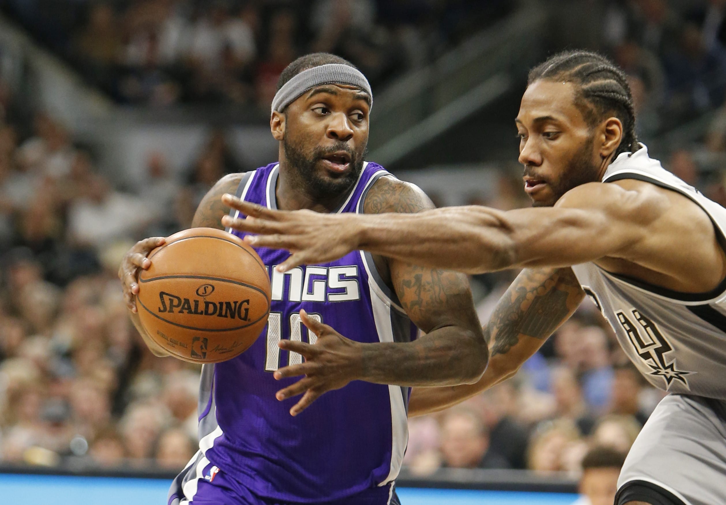 שחקן סקרמנטו קינגס לשעבר טיי לוסון