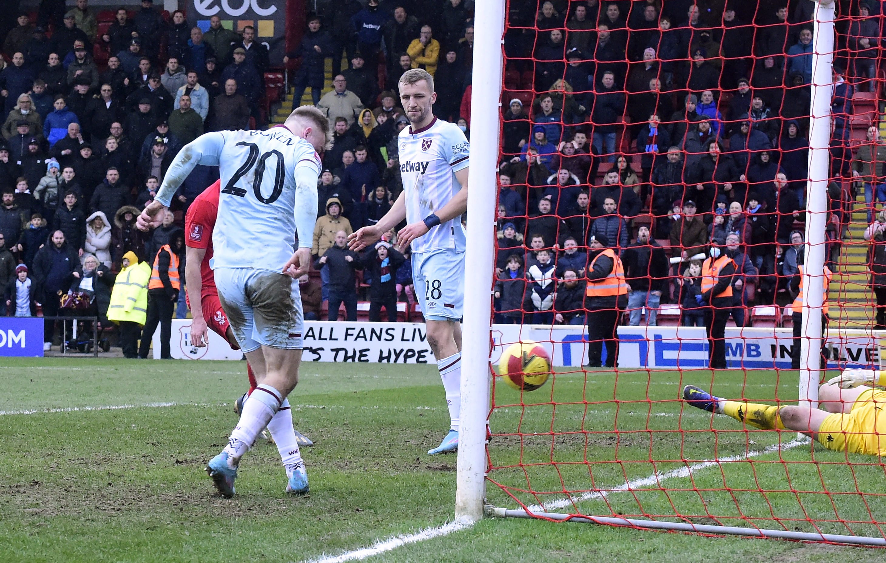 ג'רוד בואן שחקן ווסטהאם