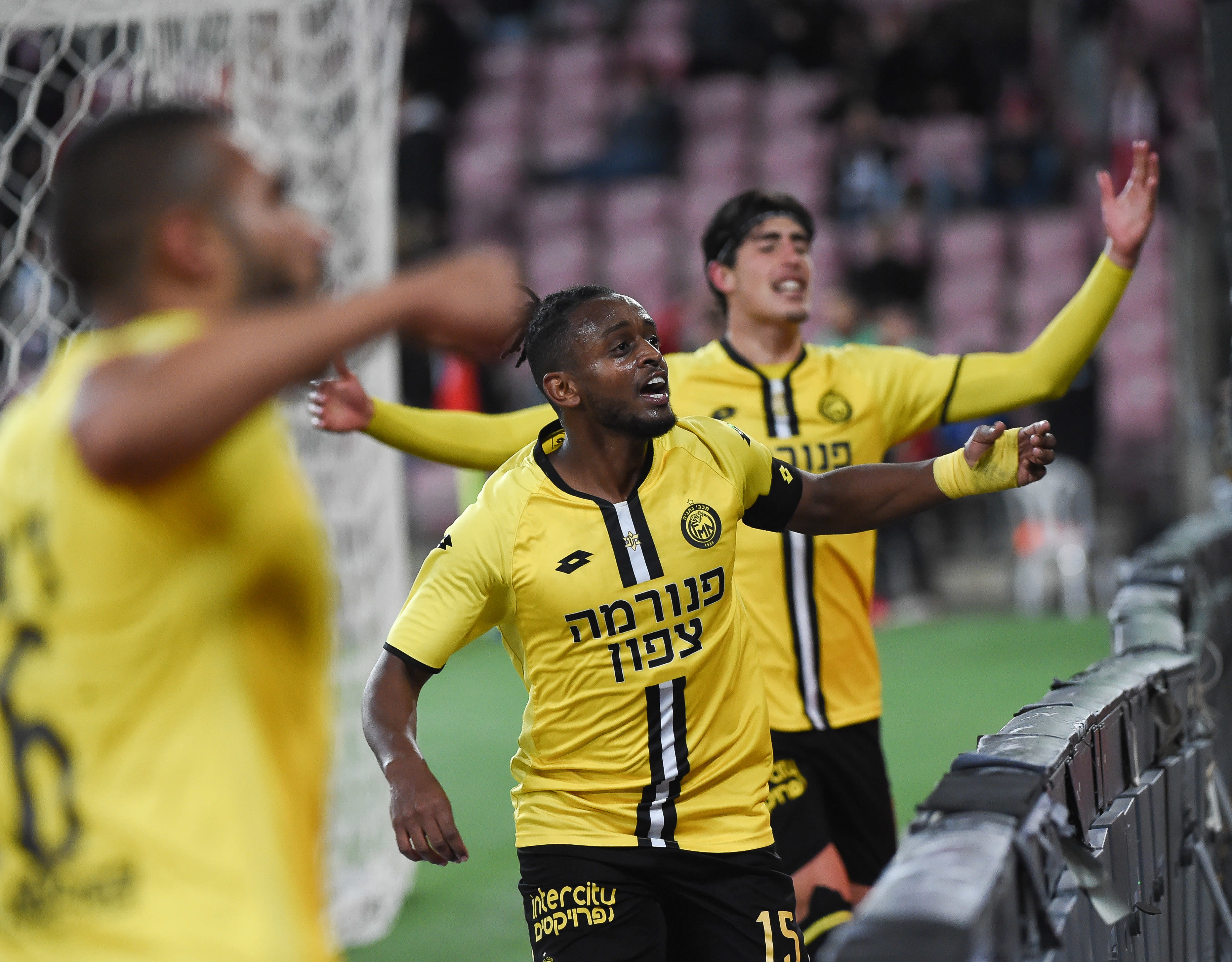 אביב אברהם שחקן מכבי נתניה חוגג שער