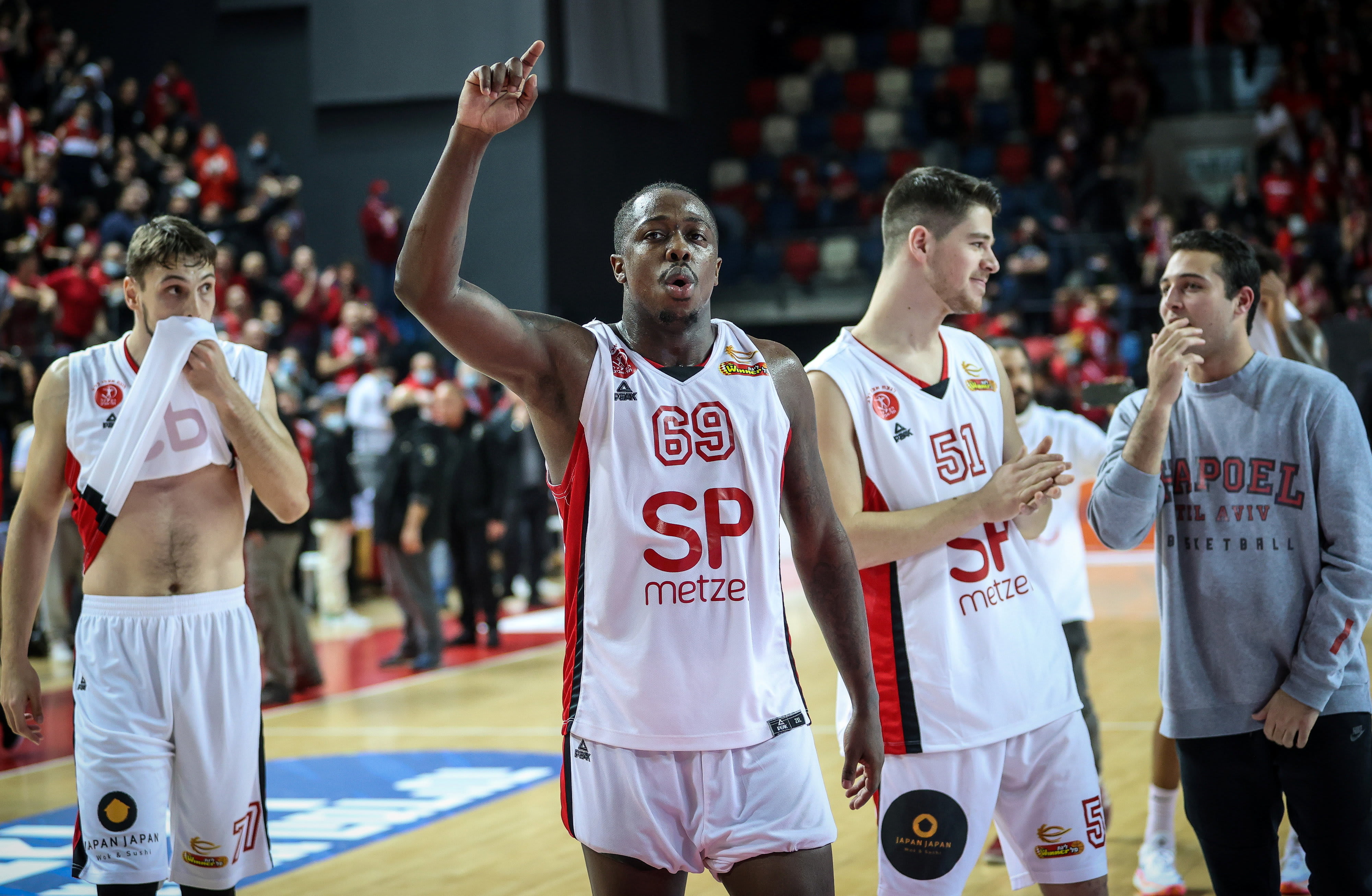 ג'ייקובן בראון, הפועל תל אביב