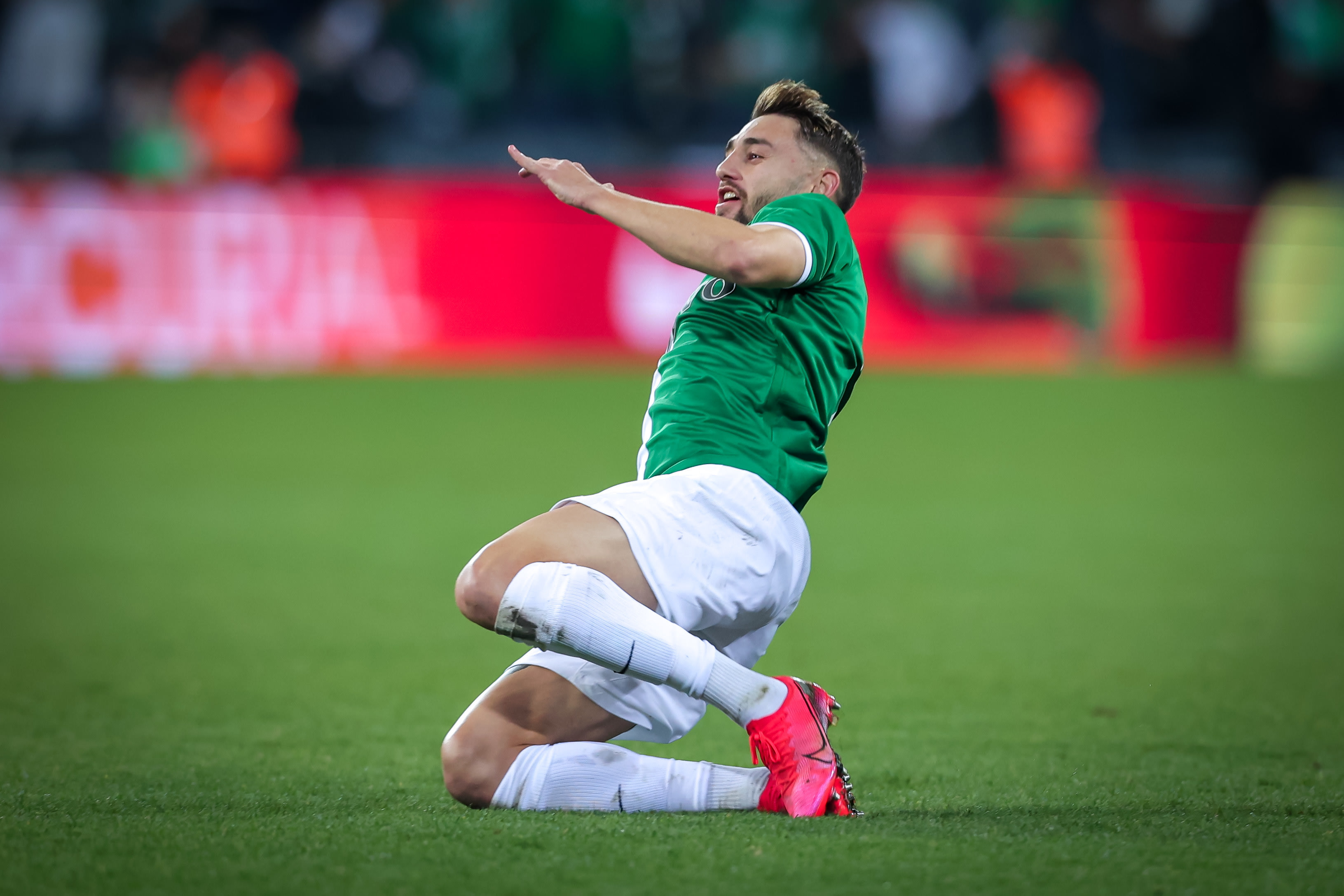 שחקן מכבי חיפה עומר אצילי חוגג שער