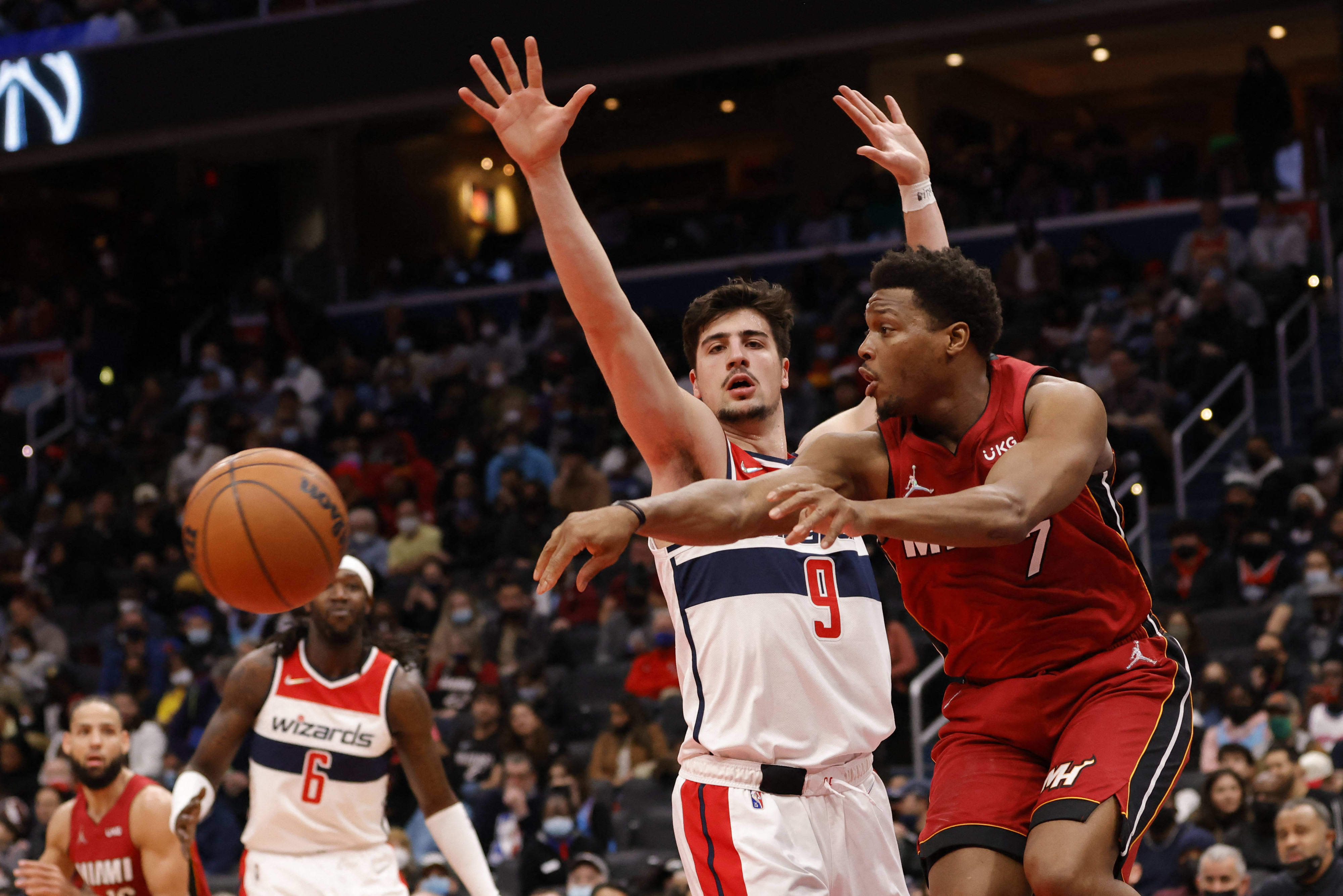 דני אבדיה מול קייל לאורי, וושינגטון וויזארדס מול מיאמי היט