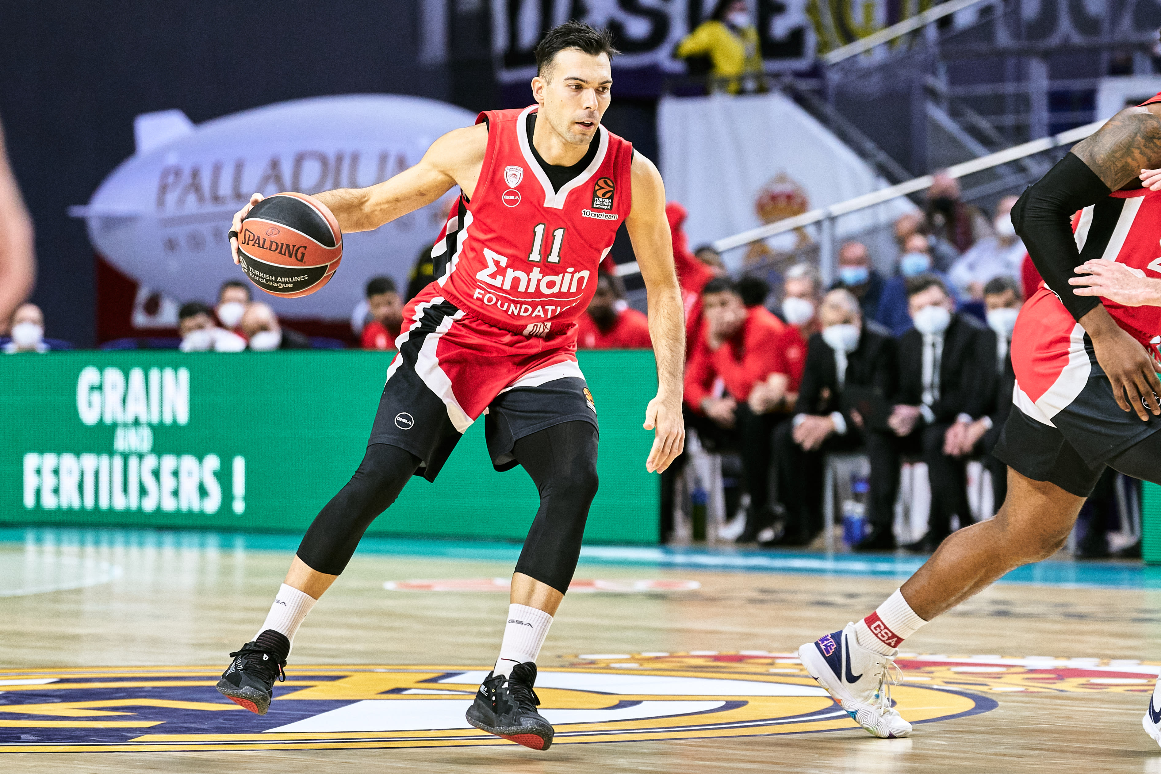 קוסטס סלוקאס שחקן אולימפיאקוס