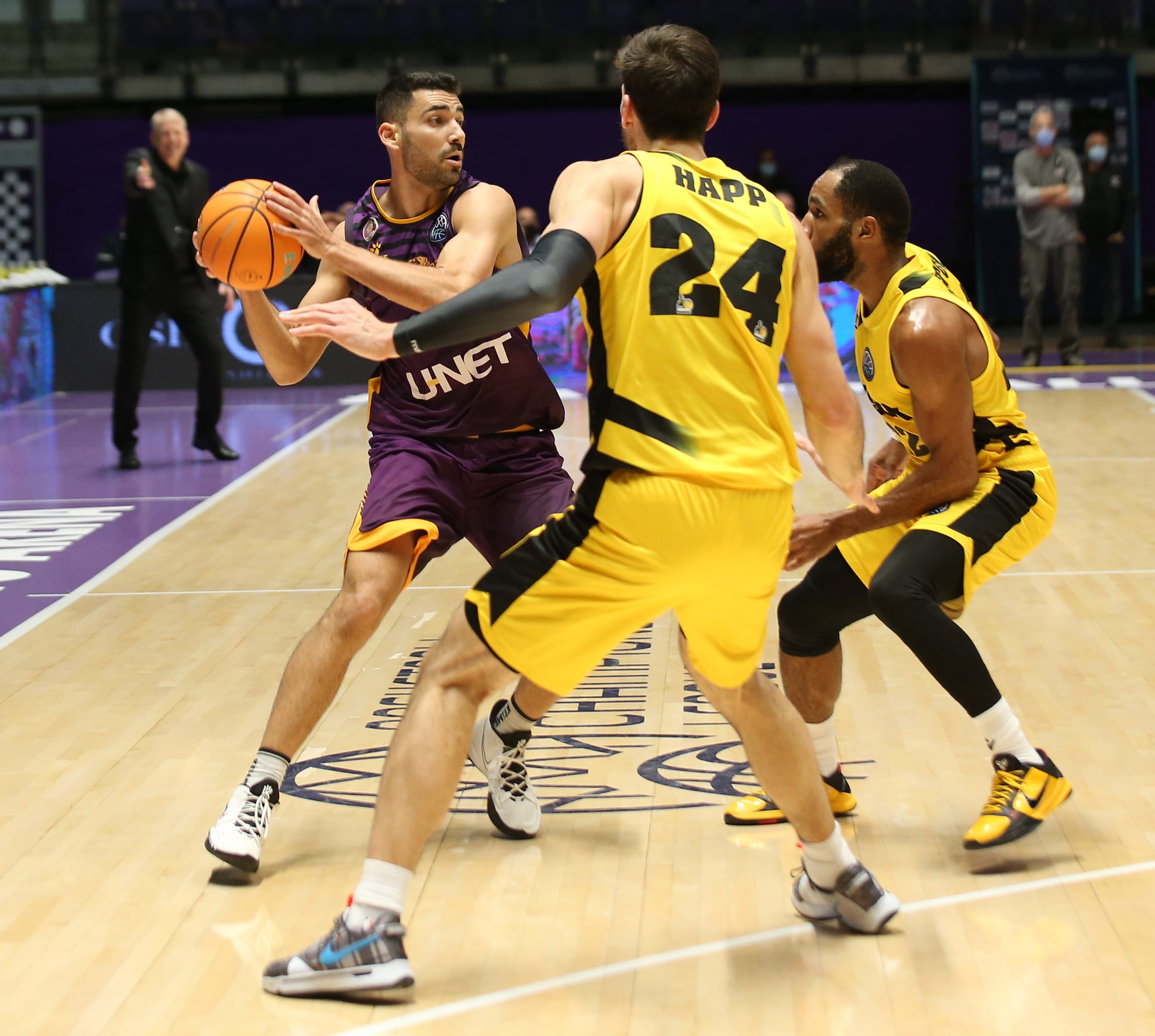 רפי מנקו, שחקן הפועל חולון