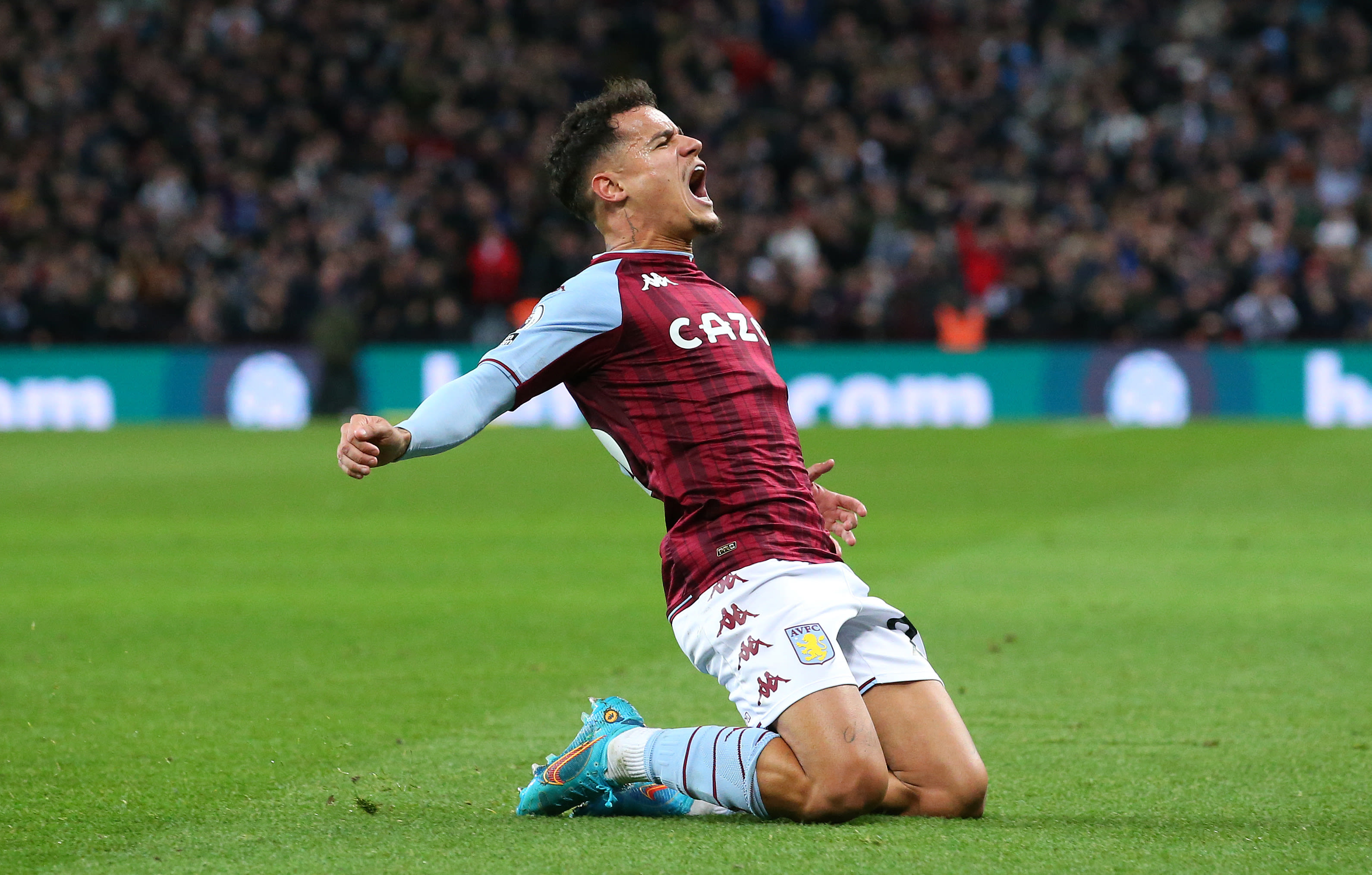 פיליפה קוטיניו שחקן אסטון וילה חוגג שער