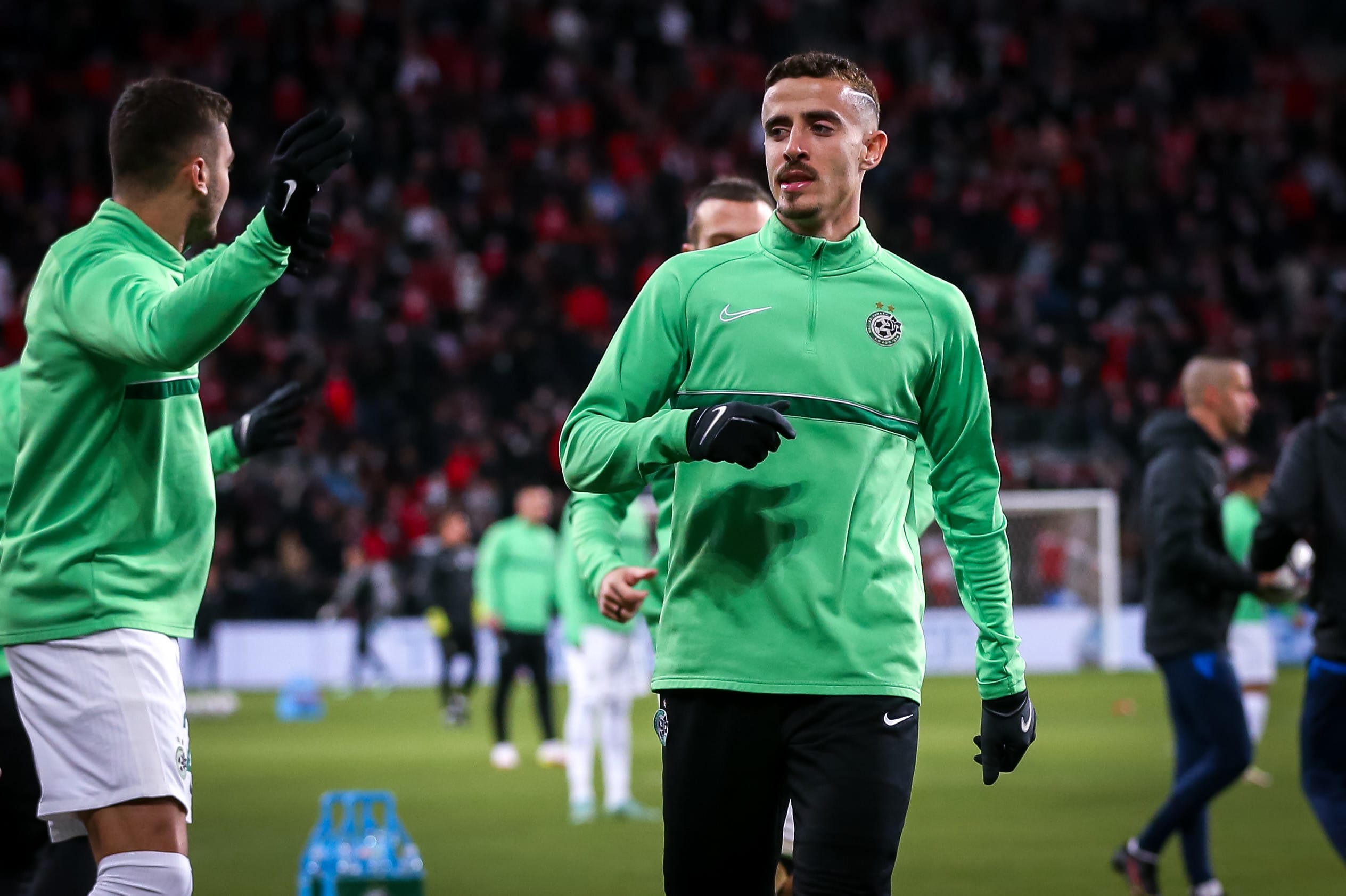 דולב חזיזה שחקן מכבי חיפה בחימום