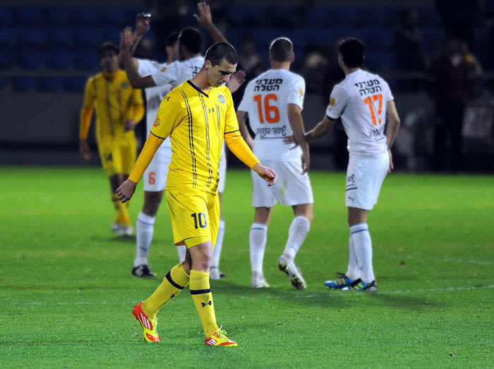 האריס מדוניאנין שחקן מכבי תל אביב מול בני יהודה